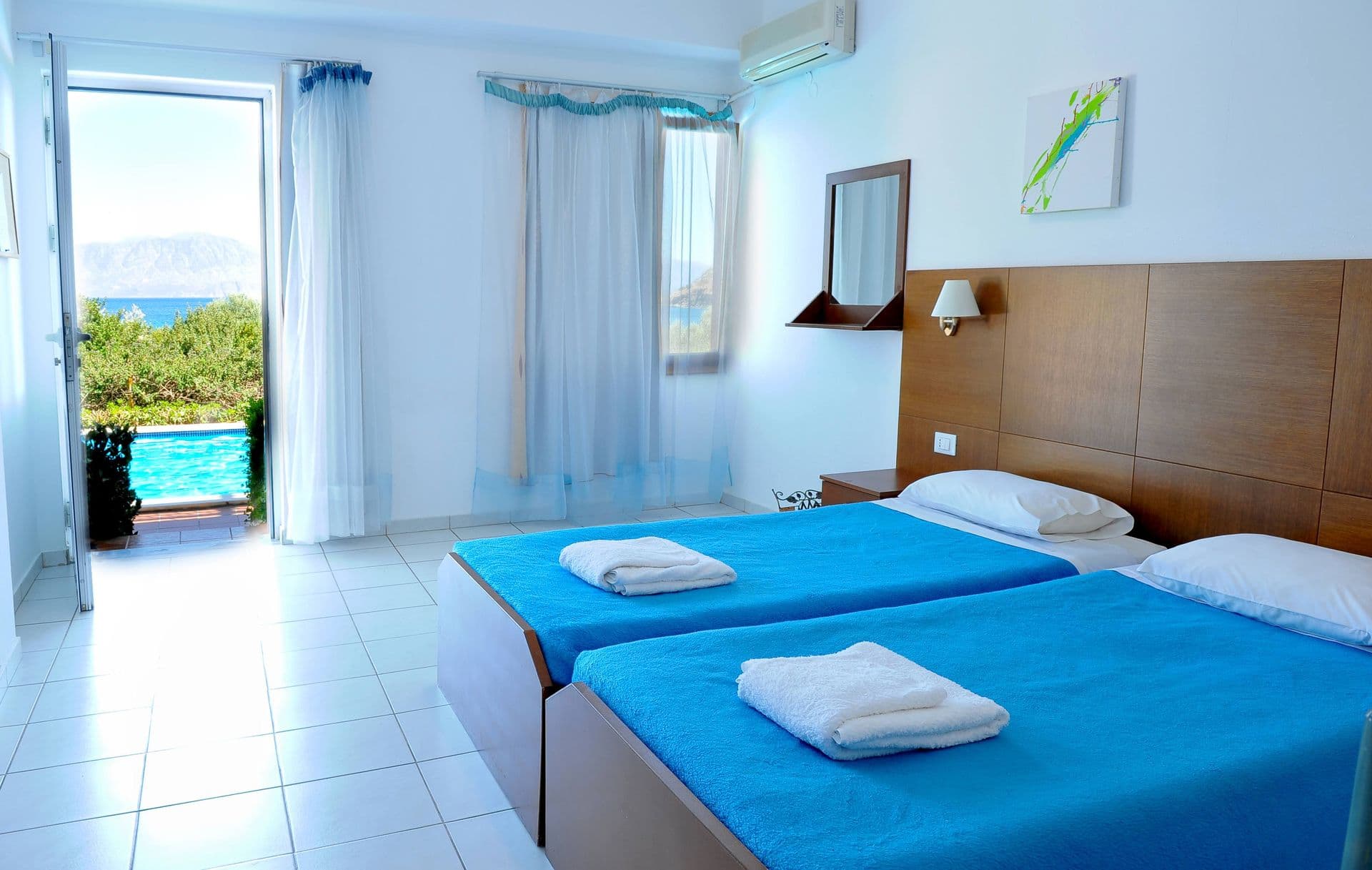 room-types-MIRABELLA-FAM-0.jpg