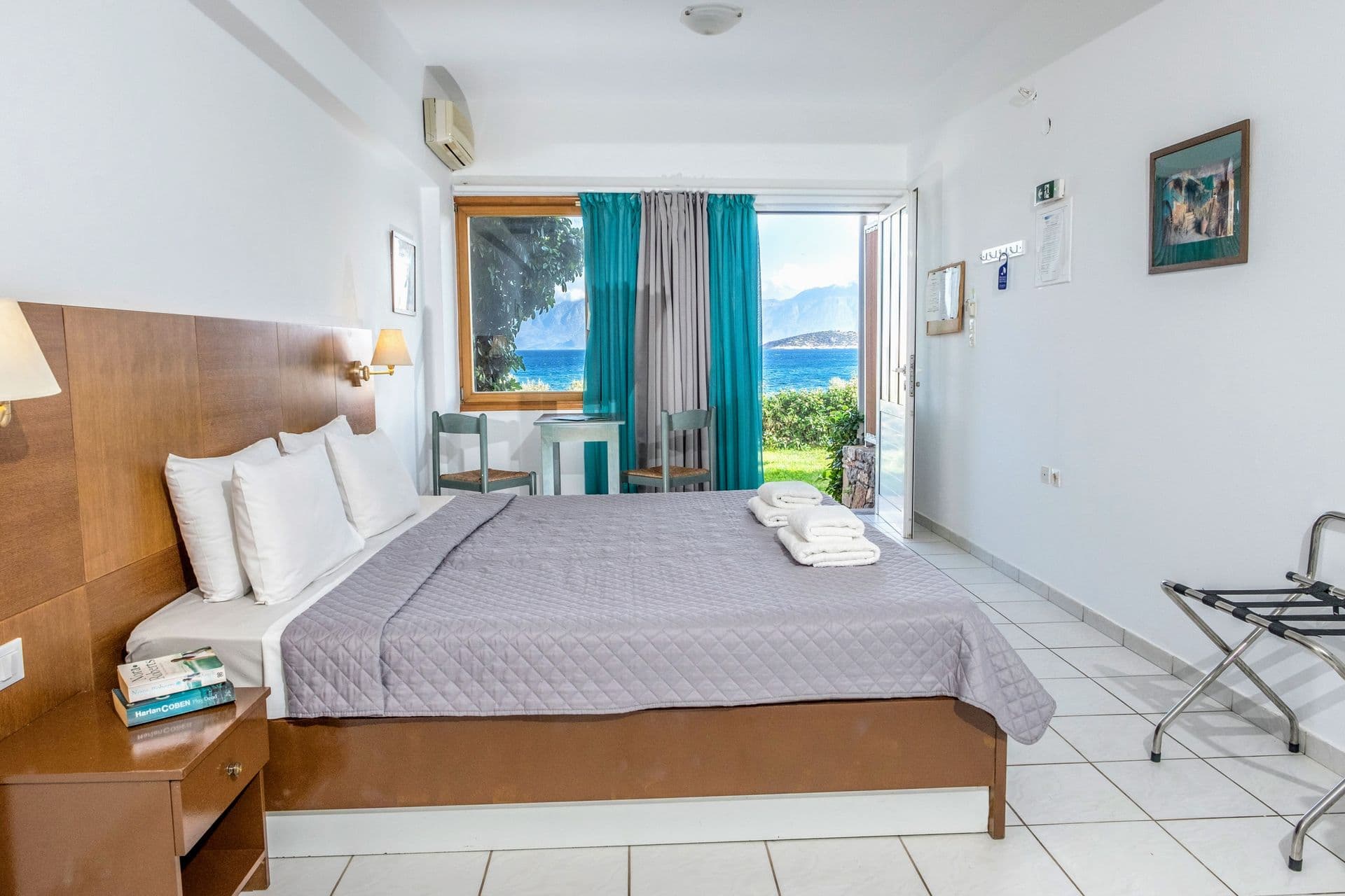 room-types-MIRABELLA-STD-0.jpg