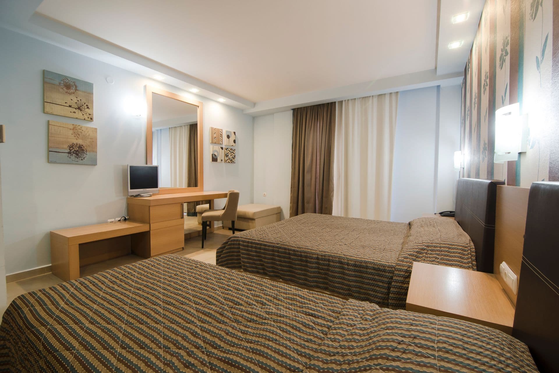 room-types-MISTRALSH-TRIPLE-0.jpg