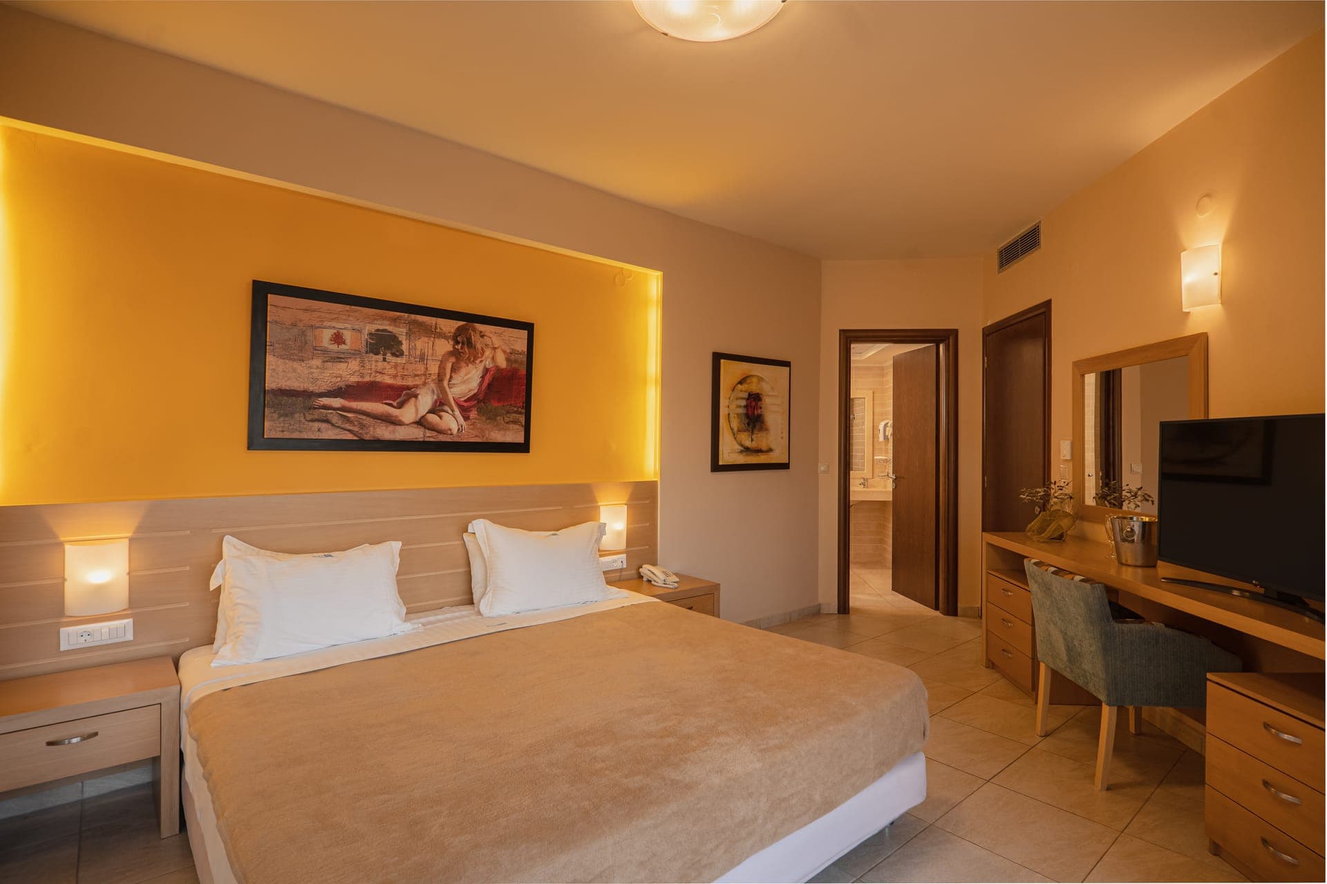 room-types-MOLOSBAY-SUPSUI-0.jpg