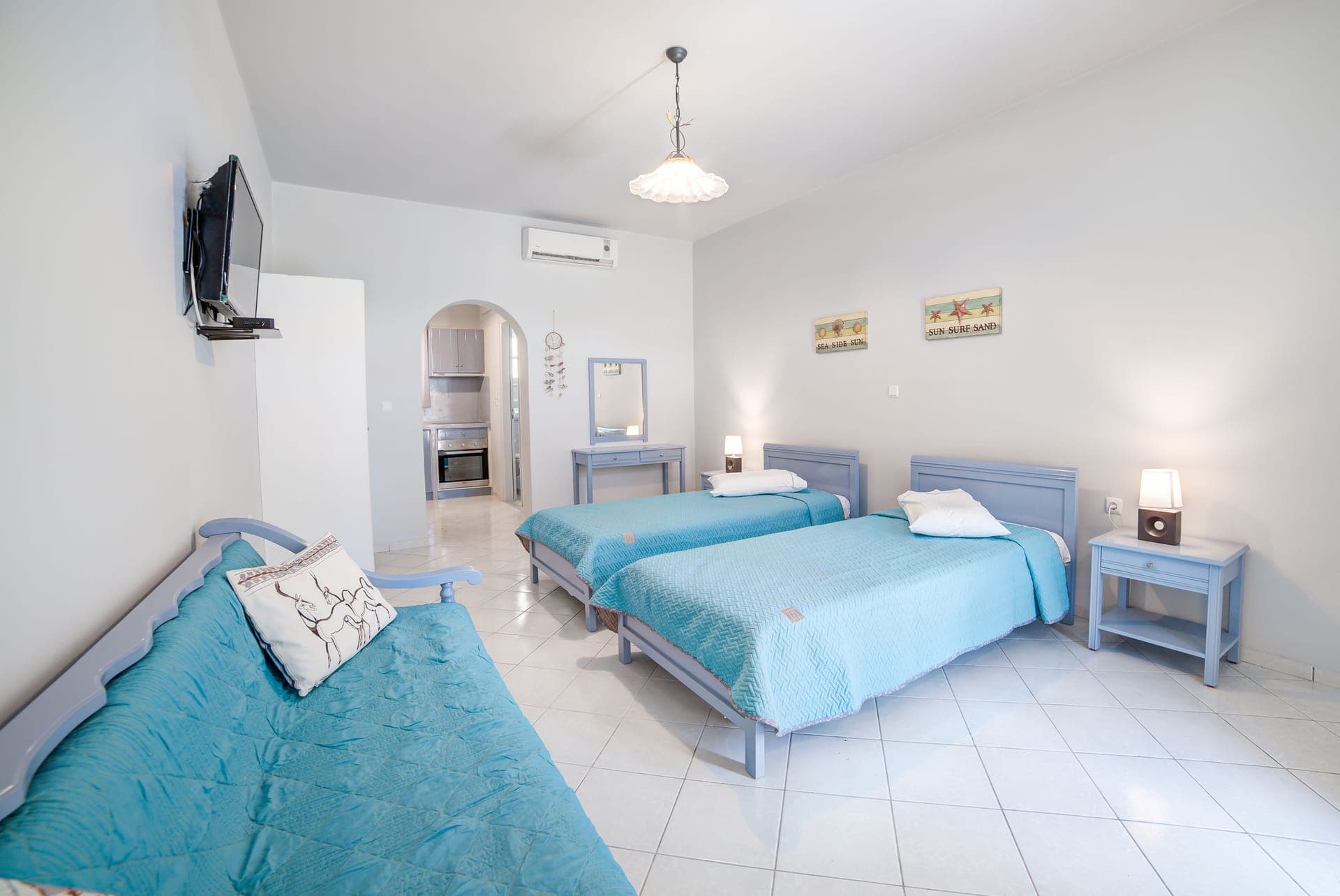 room-types-MONOLITHIA-CLASSI-0.jpg