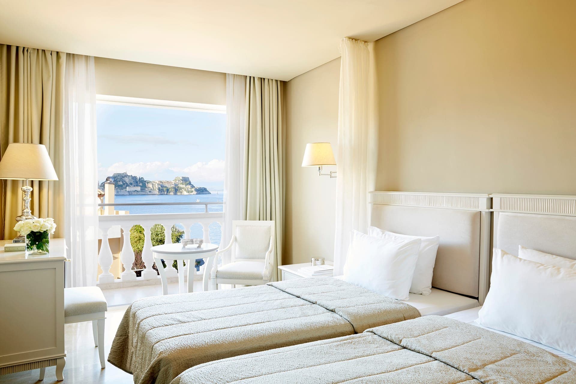 room-types-MONREP-DBL-0.jpg