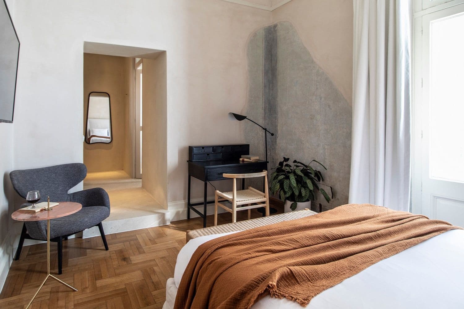 room-types-MONSIEUR-ANTROO-0.jpg