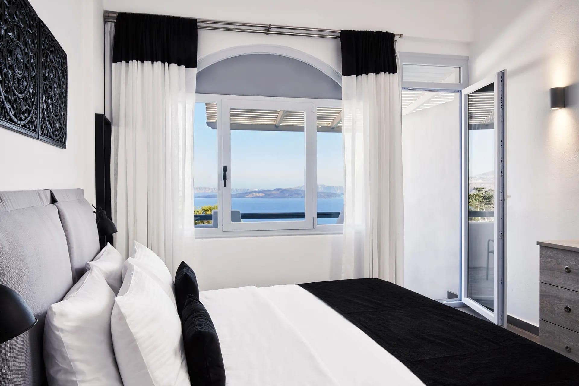 room-types-MRMRSWHITE-DBLSV-0.jpg
