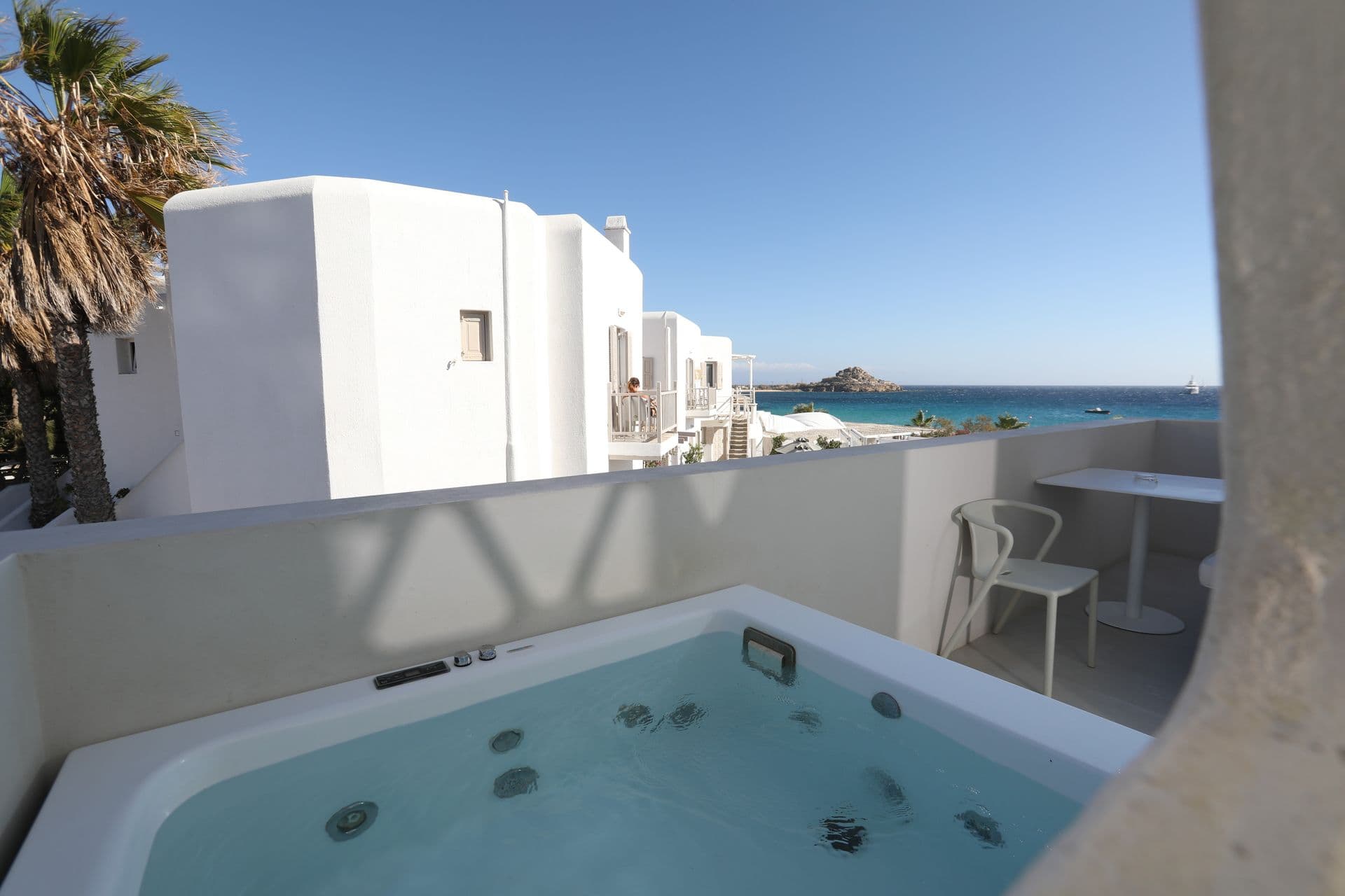 room-types-MYKDOVE-LUXHOT-0.jpg