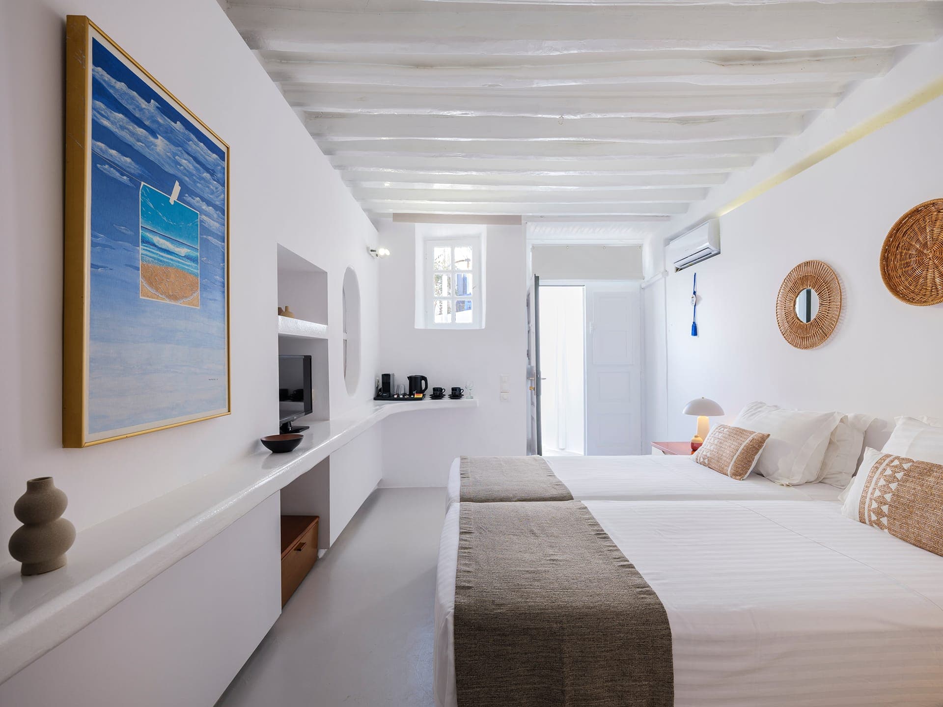 room-types-MYKONIST-MLLVS1-0.jpg
