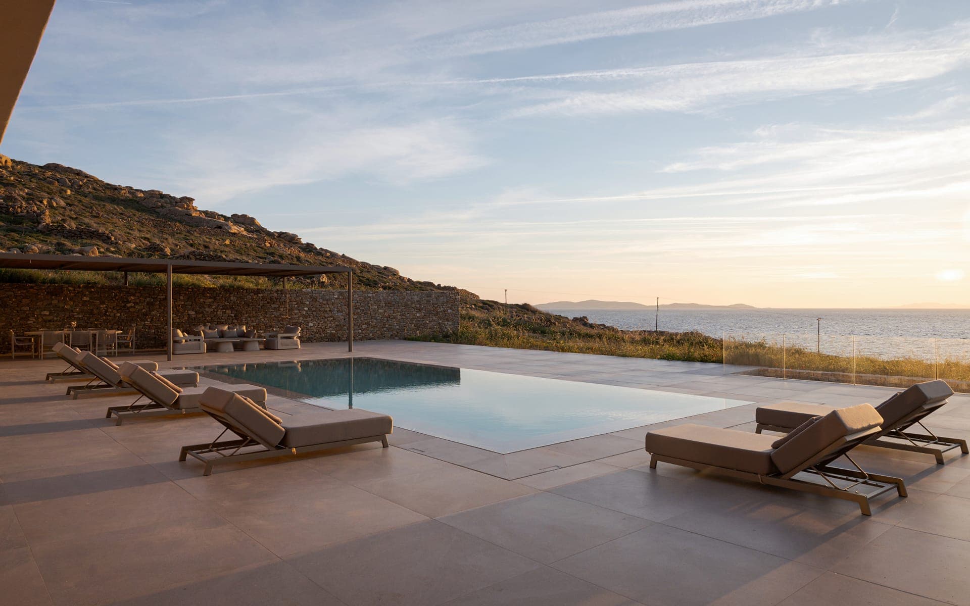 room-types-MYKONOSBNJ-BEACH-0.jpg
