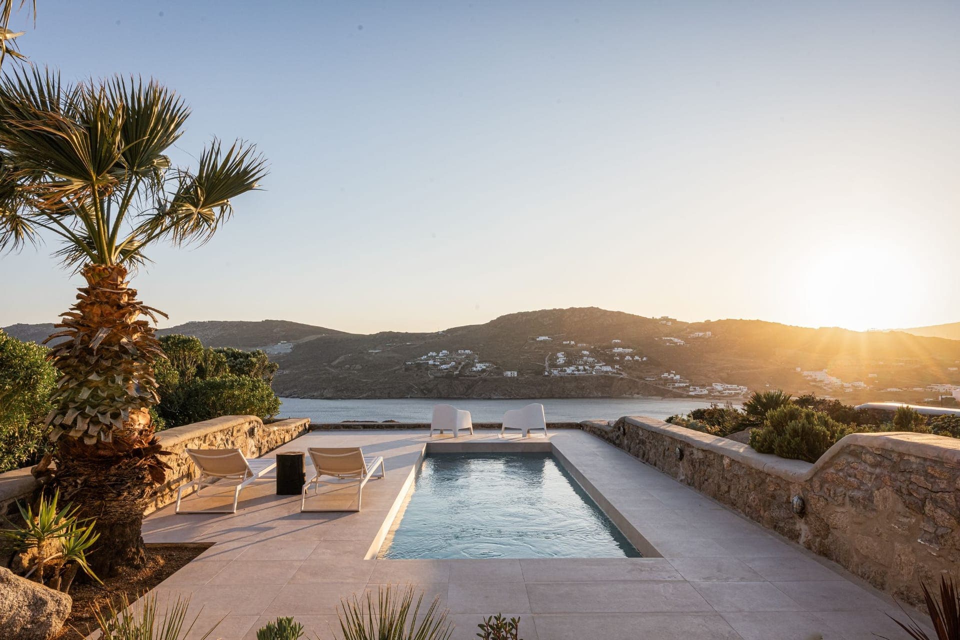 room-types-MYKONOSBNJ-HOLA-0.jpg