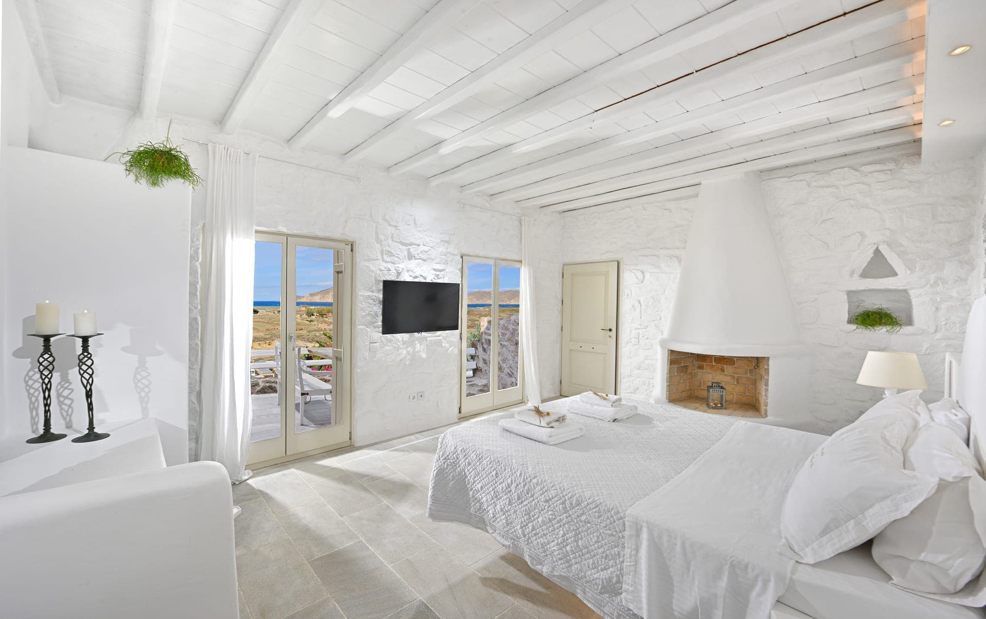 room-types-MYKONOSDR-GOLDSU-0.jpg