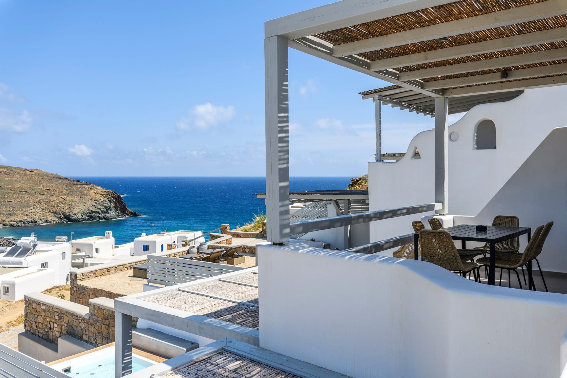 room-types-MYKONOSRES-MAIS2-0.jpg