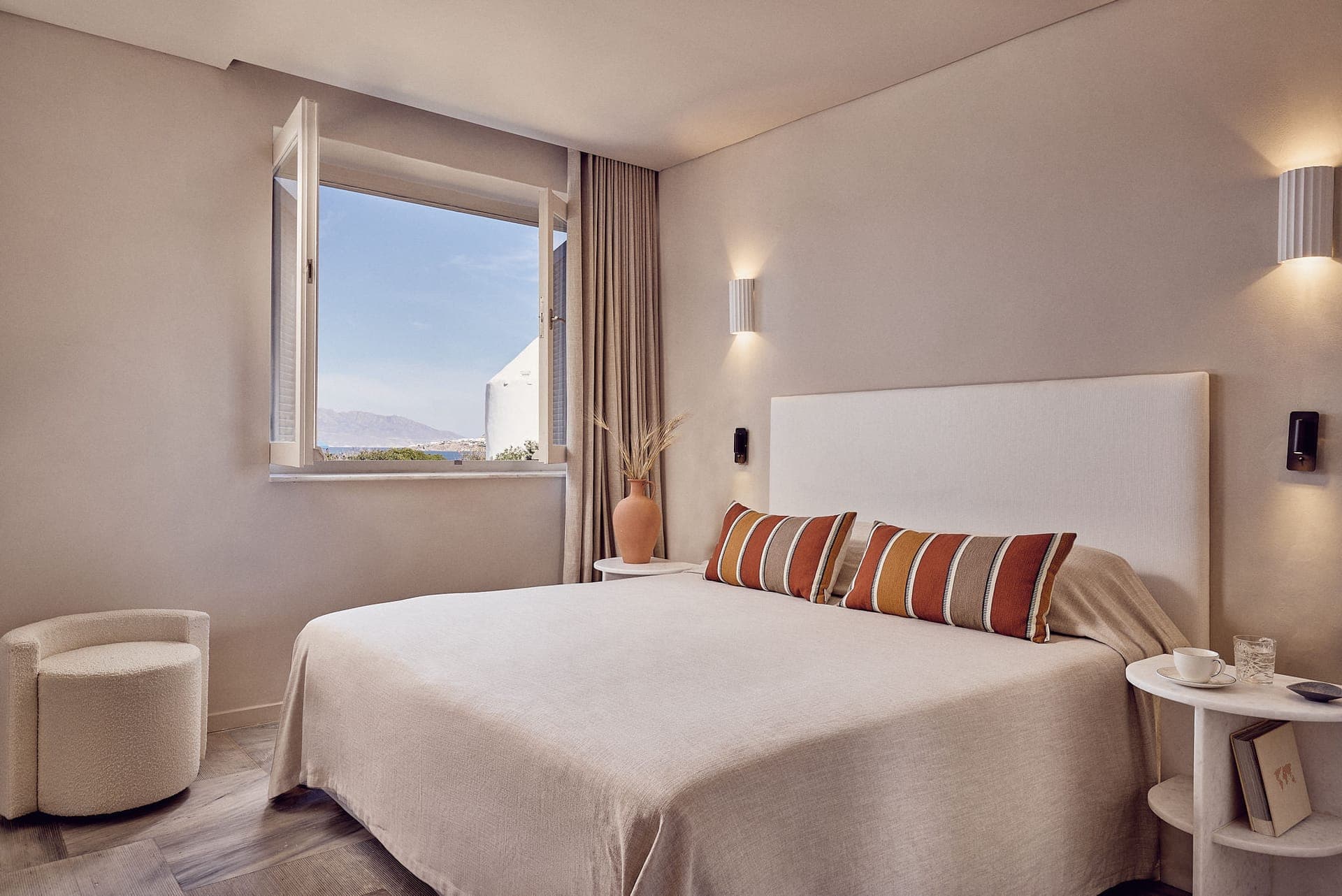 room-types-MYKTHEOXEN-CZRTM-0.jpg