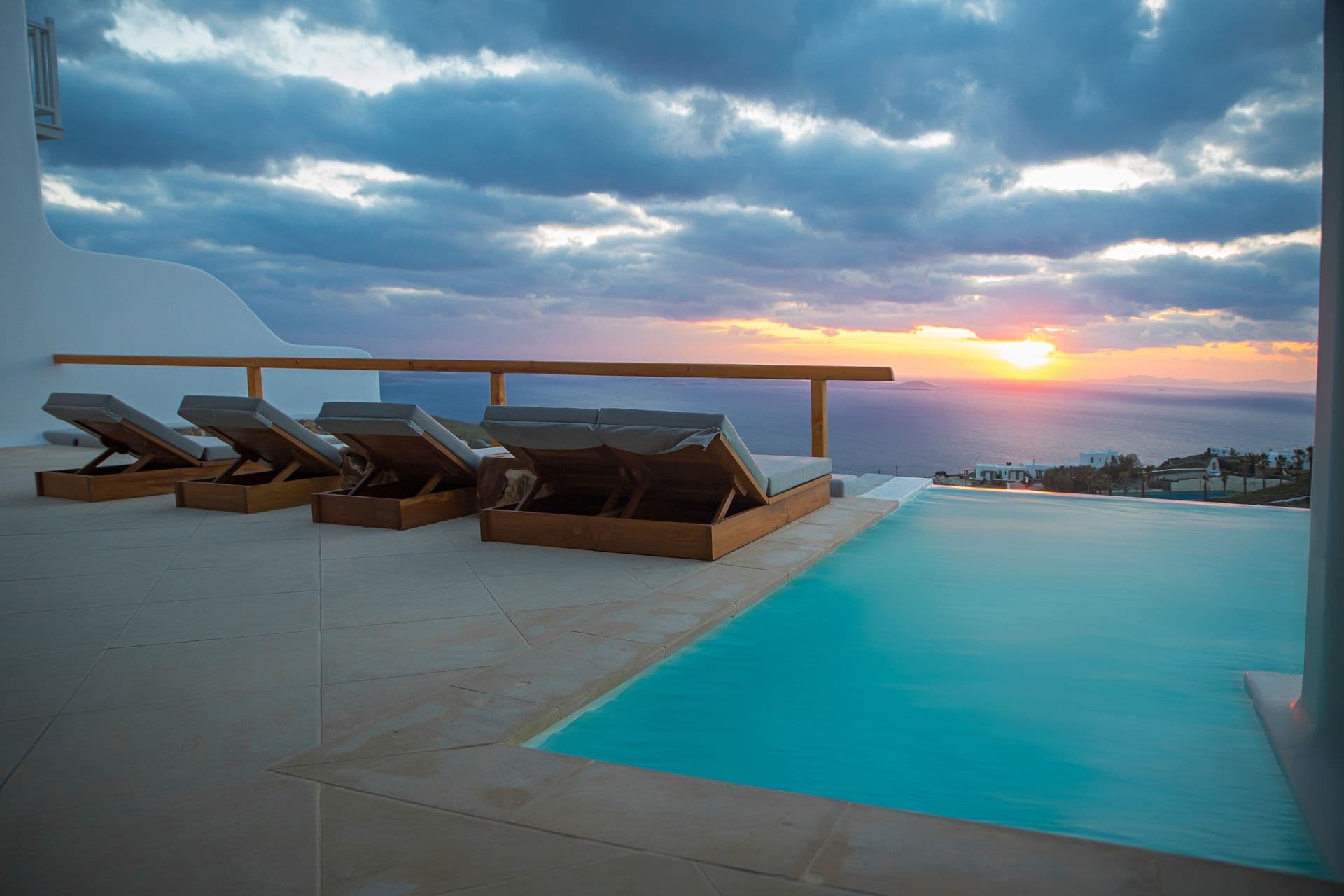 room-types-MYLUXVILL-POSEID-0.jpg