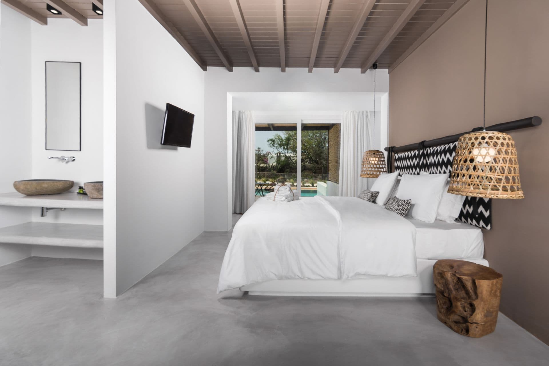 room-types-MYMYK-POOLJS-0.jpg