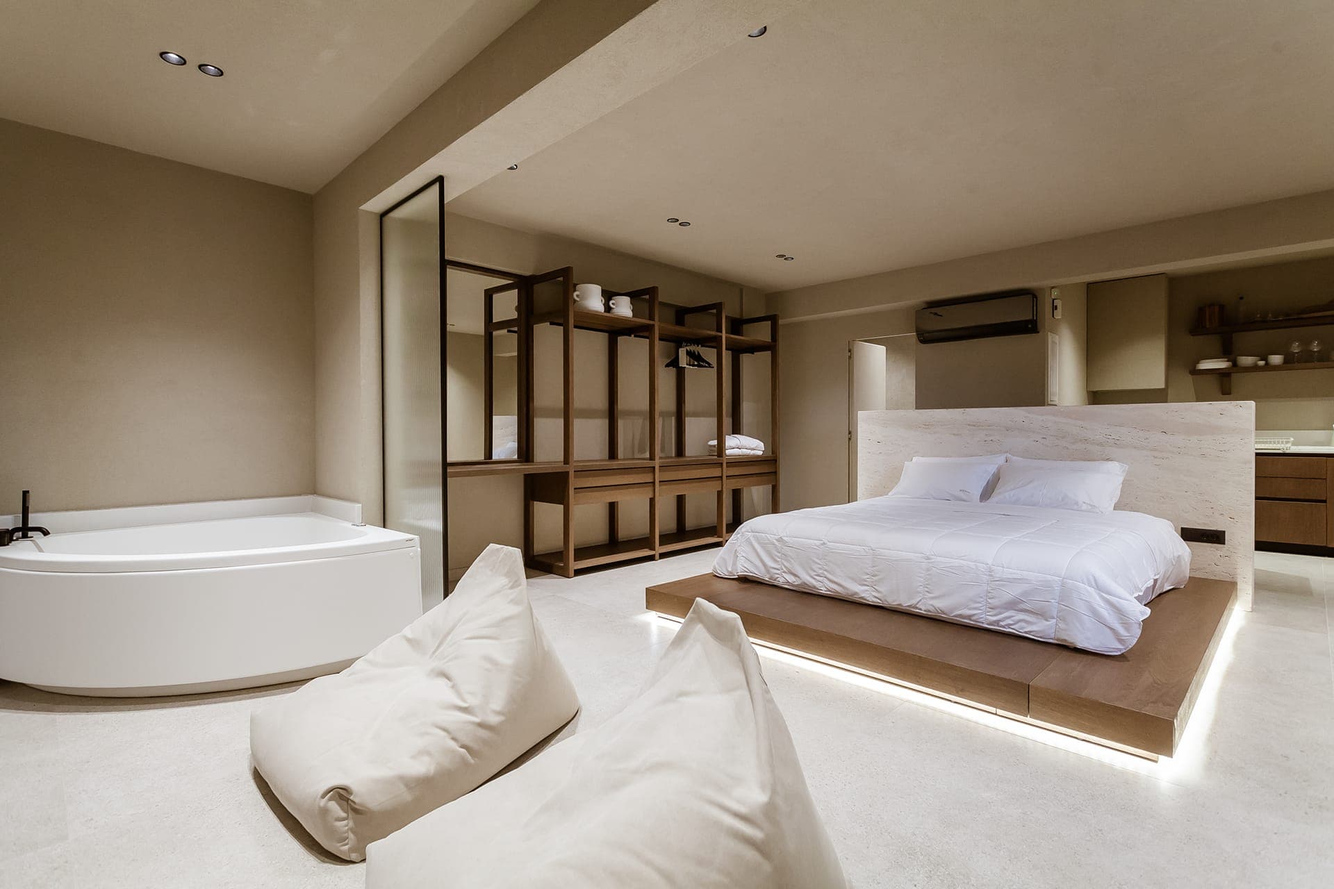 room-types-MYRHODESVR-SEVAST-0.jpg