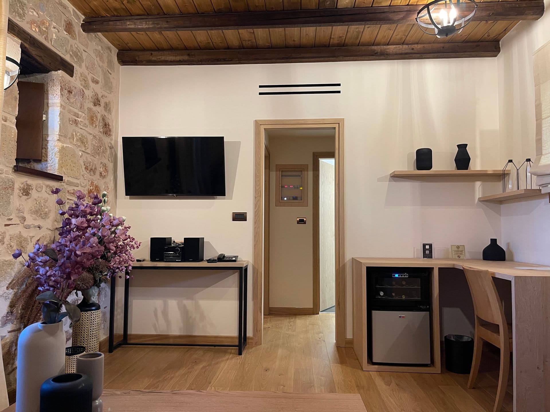 room-types-MYSTRAS-JRSUI-0.jpg
