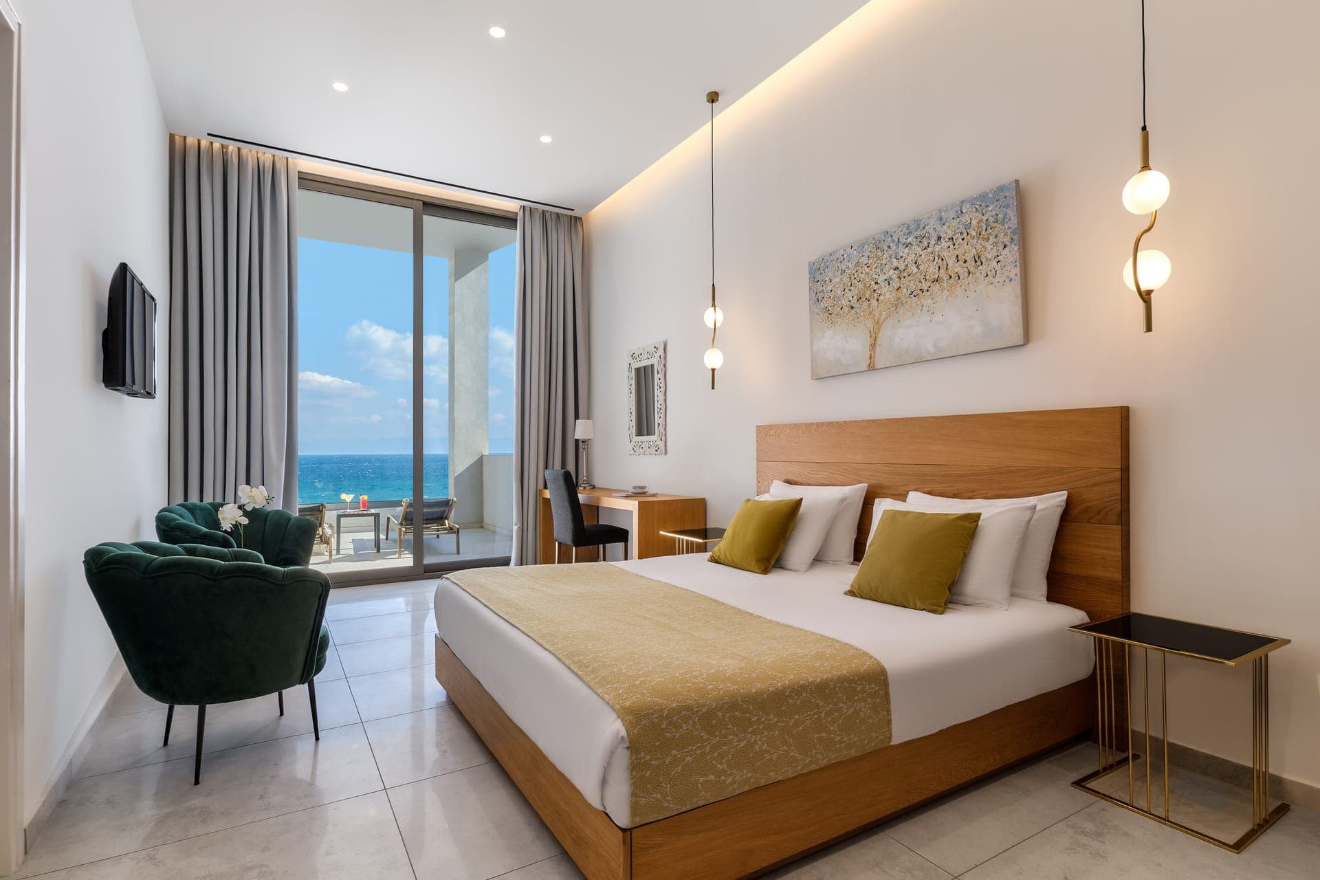 room-types-MYTHICALCO-DLXS-0.jpg