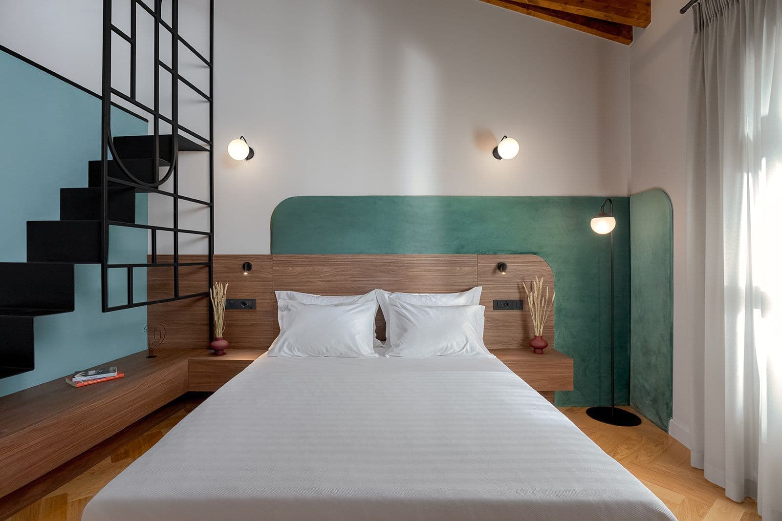 room-types-NAIADESIOA-DLXSUI-0.jpg