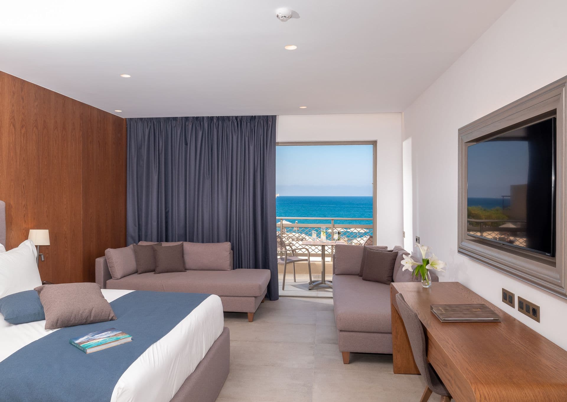 room-types-NANABEACH-LUXSV-0.jpg