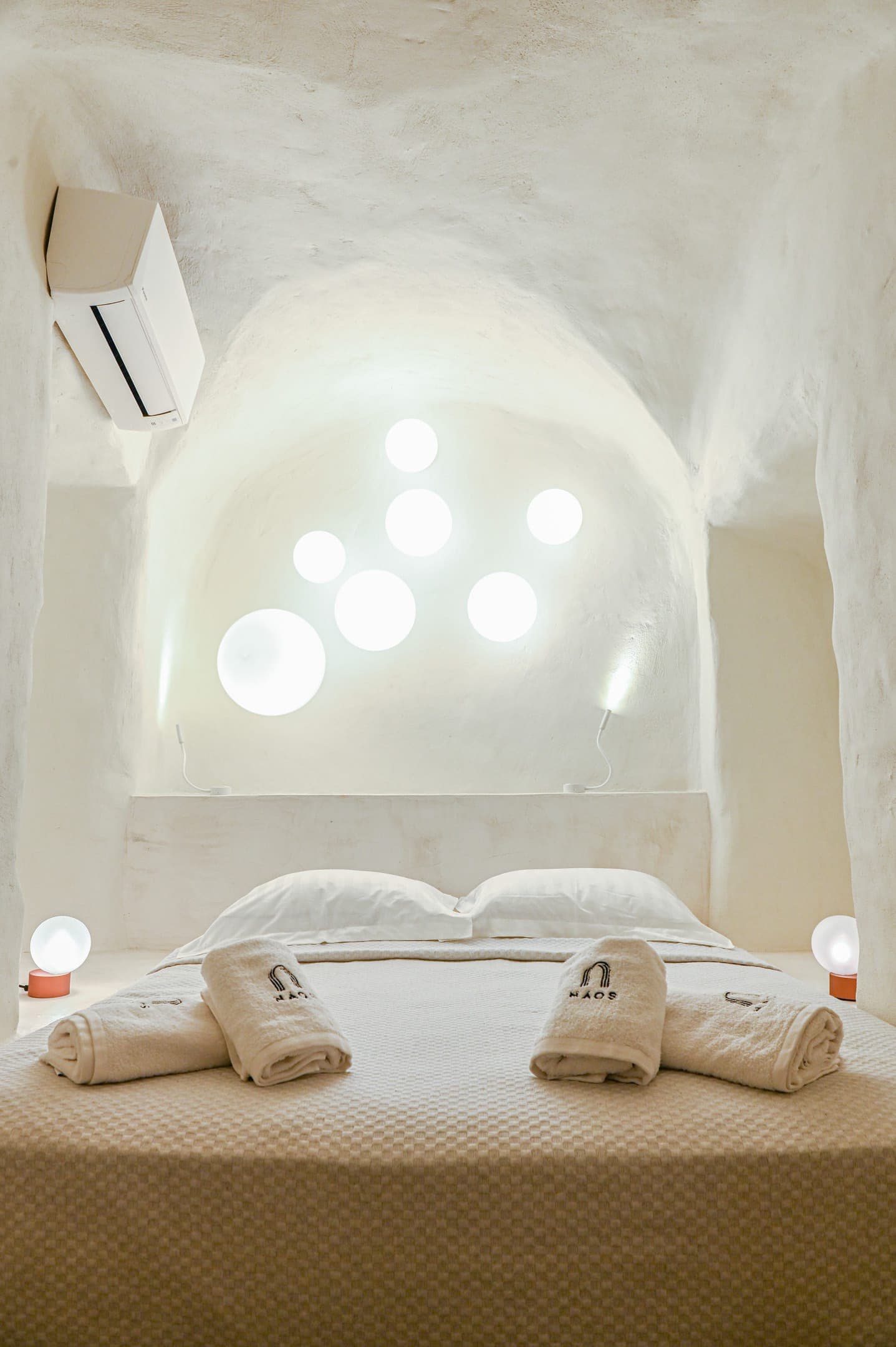 room-types-NAOSSUITES-STNDRD-0.jpg