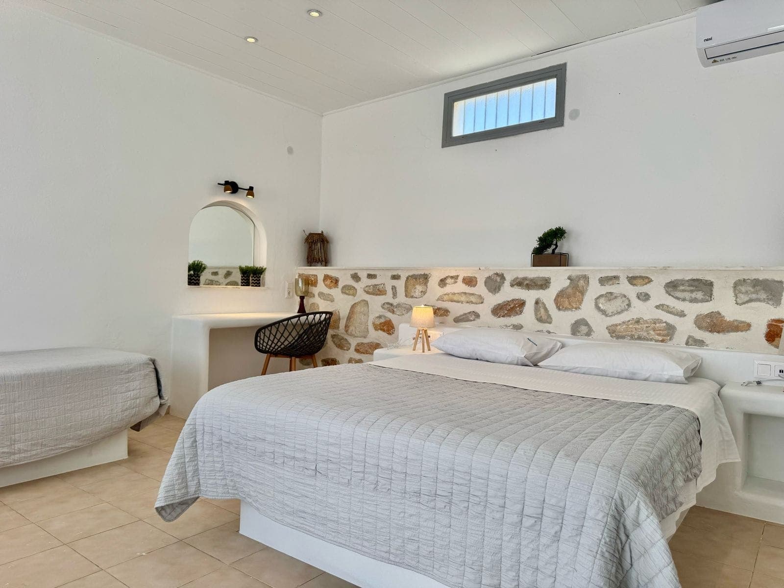 room-types-NAOUSSA-FRSSV-0.jpg