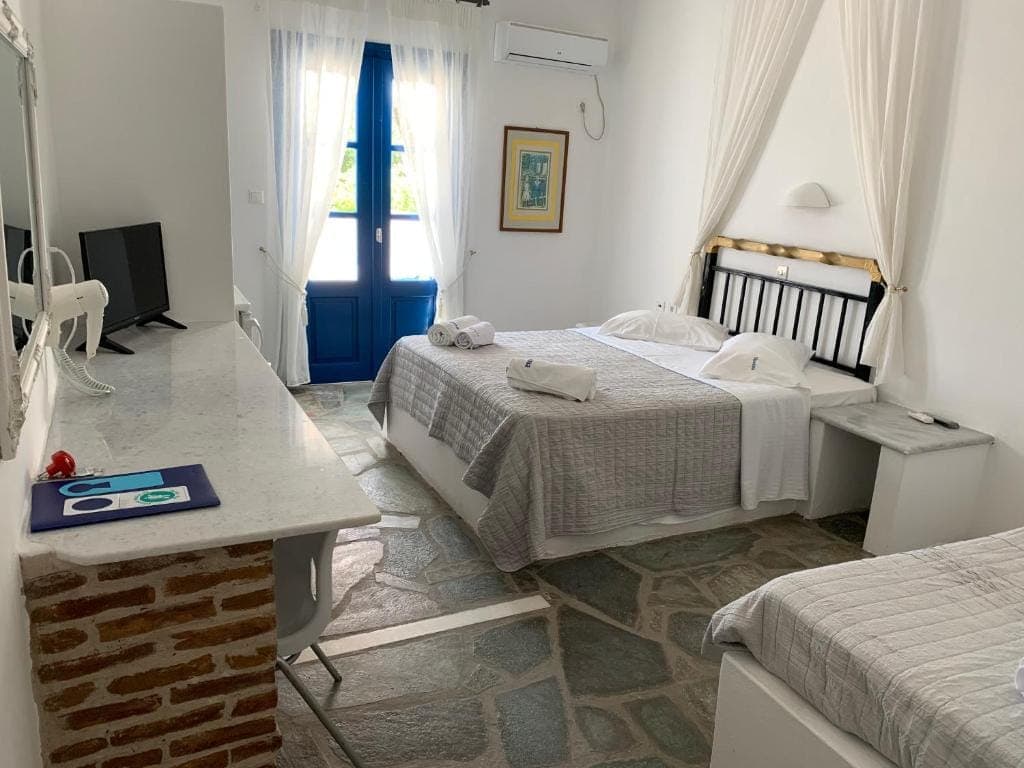 room-types-NAOUSSA-TRSV-0.jpg
