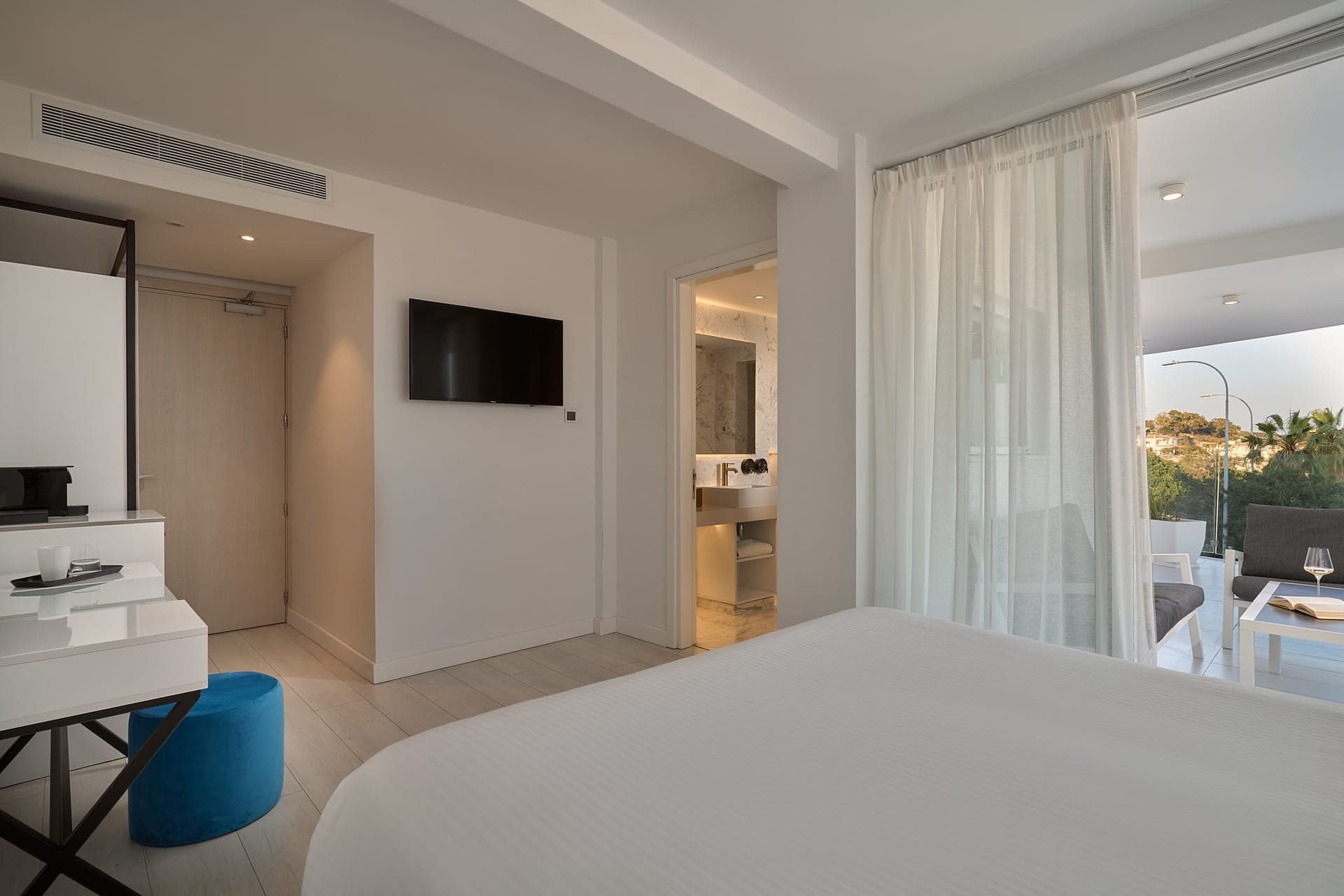 room-types-NAPASUITES-SUPR-0.jpg