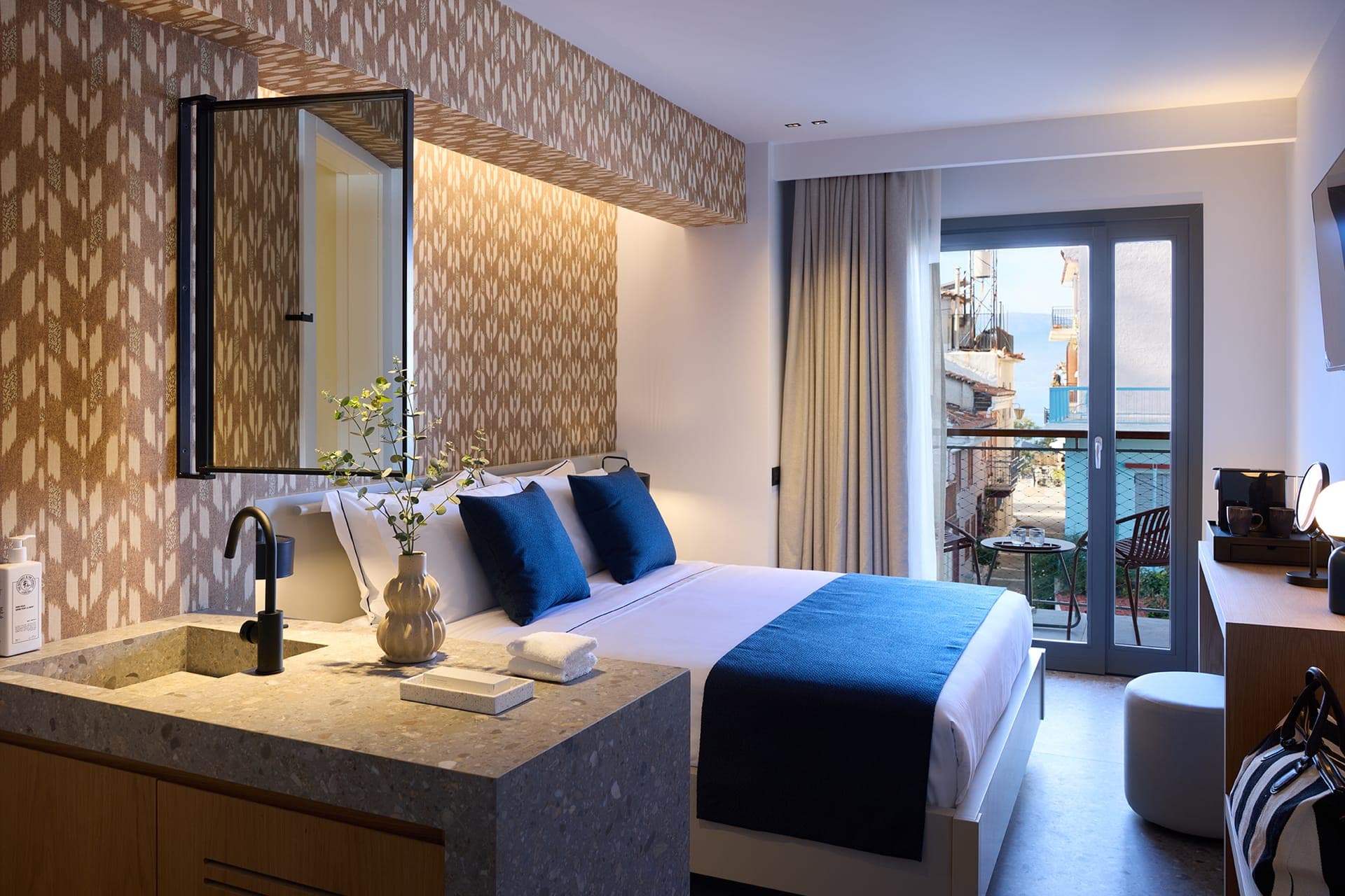 room-types-NAUSHOTEL-CLDR-0.jpg