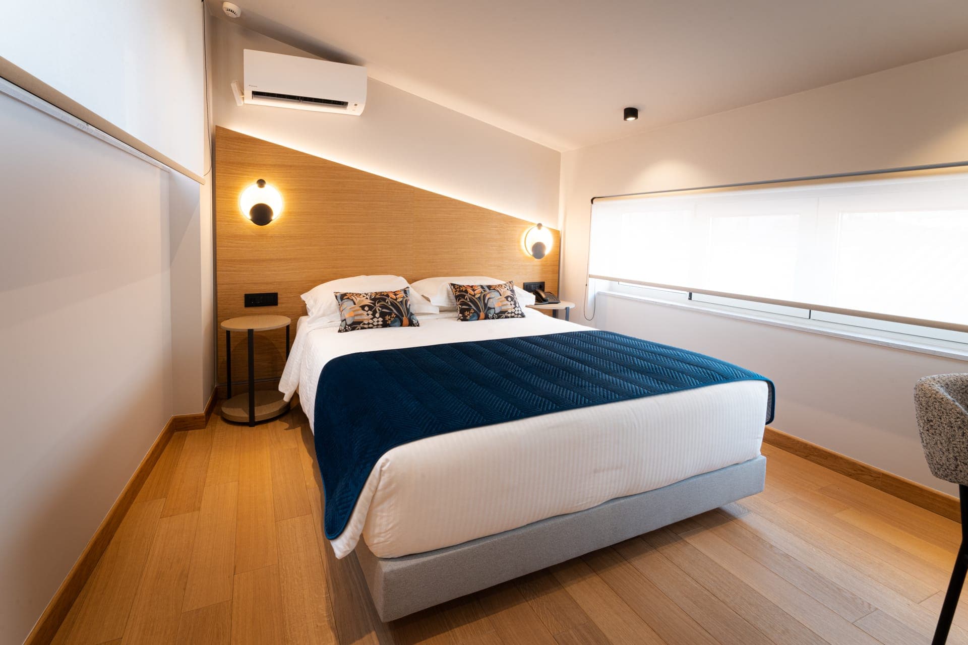 room-types-NAVRIAHTL-SUPBY-0.jpg
