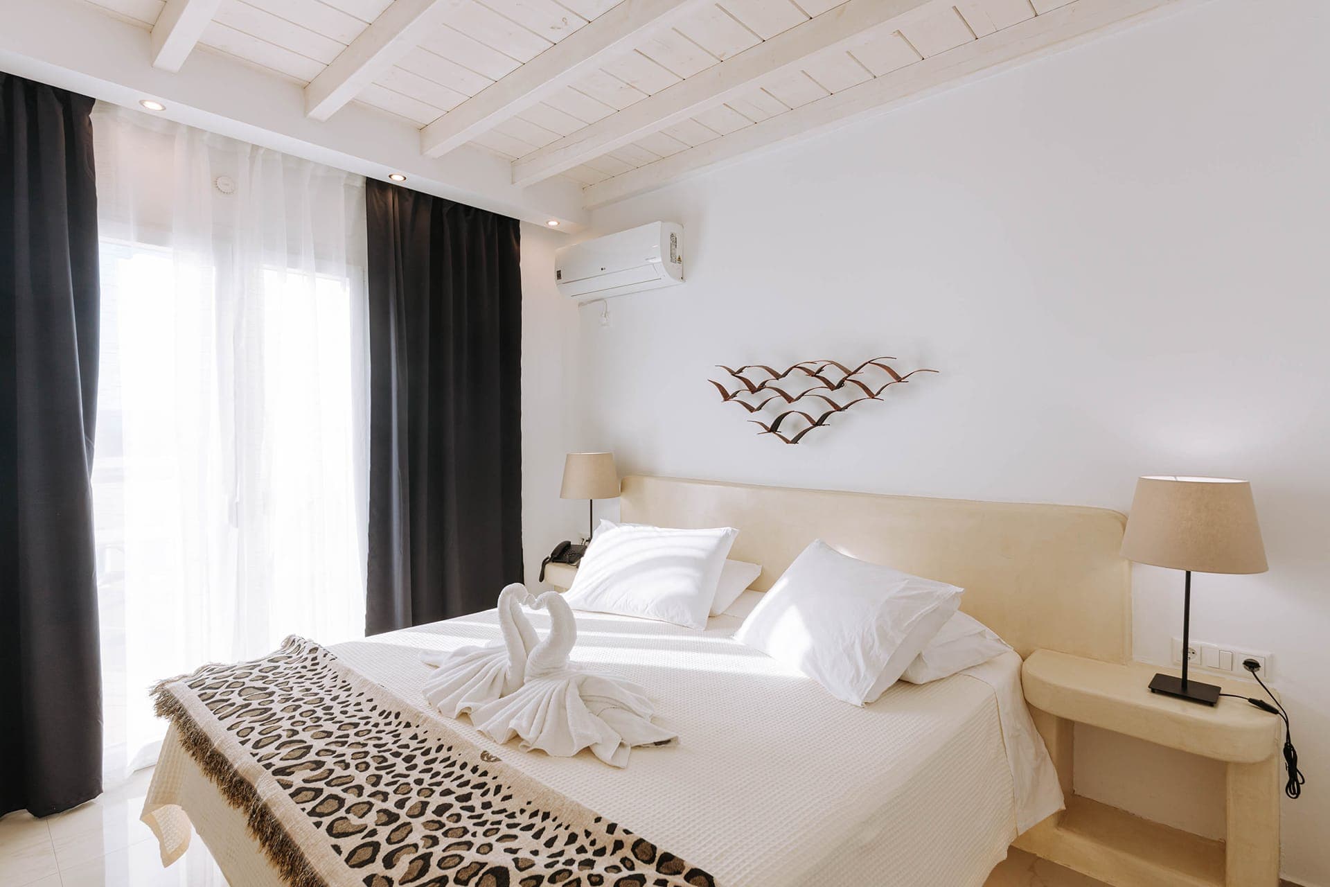 room-types-NAXEMERALD-DBL-0.jpg