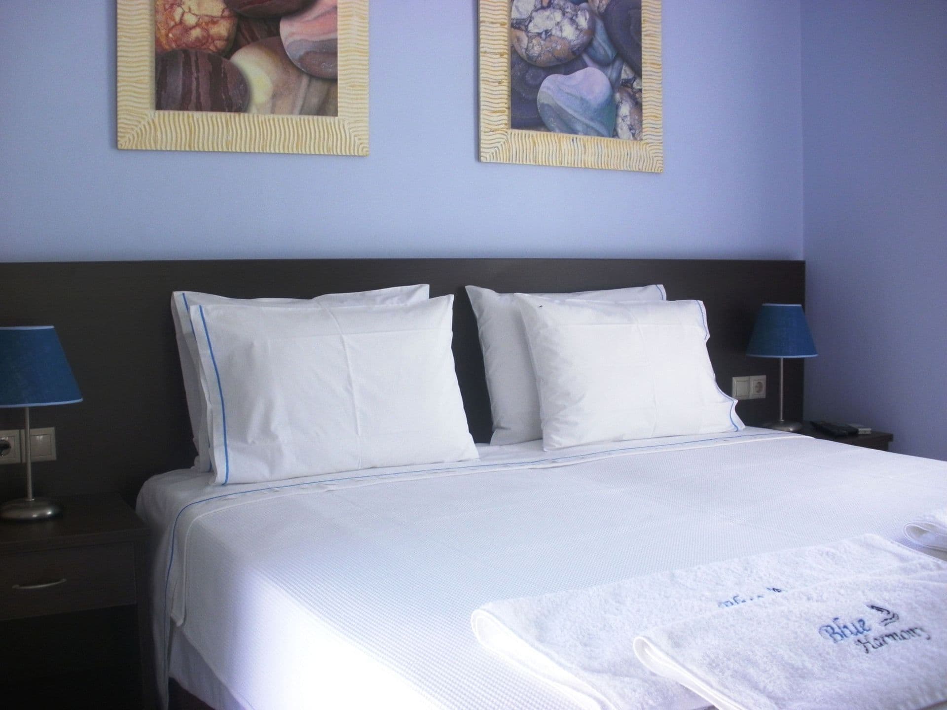 room-types-NAXOSAPTS-SUPSTU-0.jpg