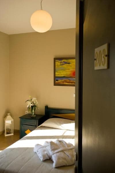 room-types-NAXOSPRINC-DBL-0.jpg