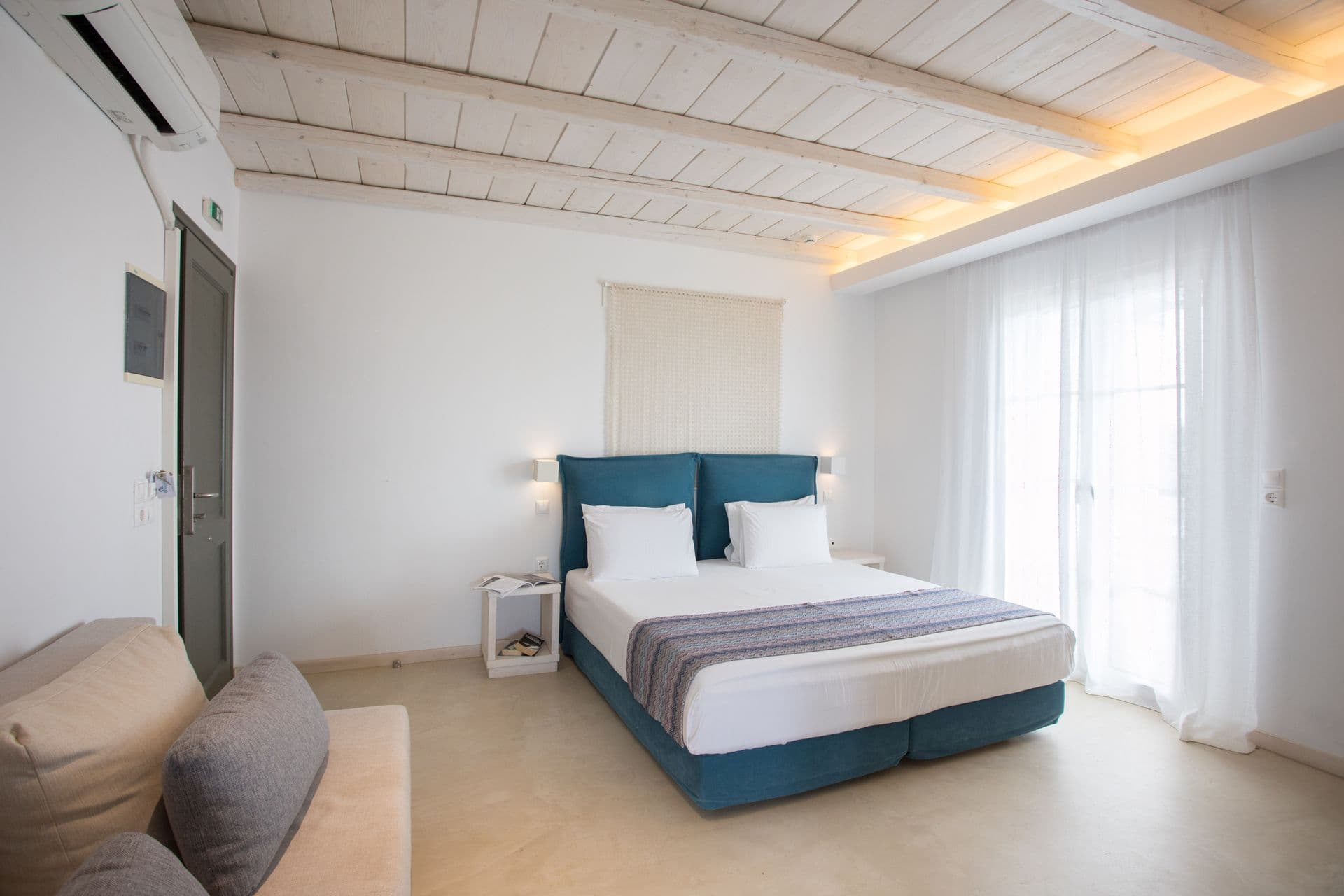 room-types-NAXOSPRINC-QUADR-0.jpg