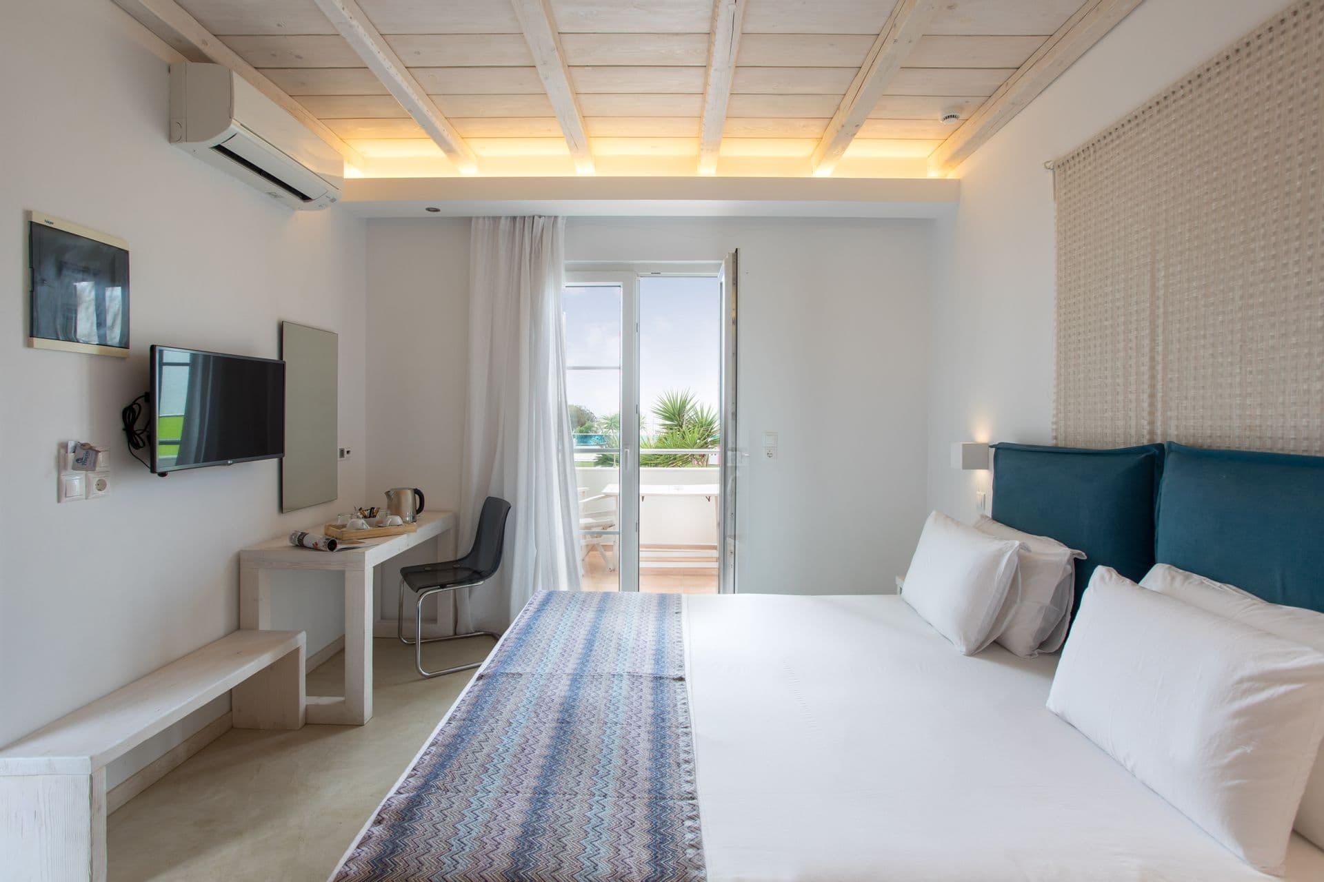 room-types-NAXOSPRINC-TRIPLE-0.jpg