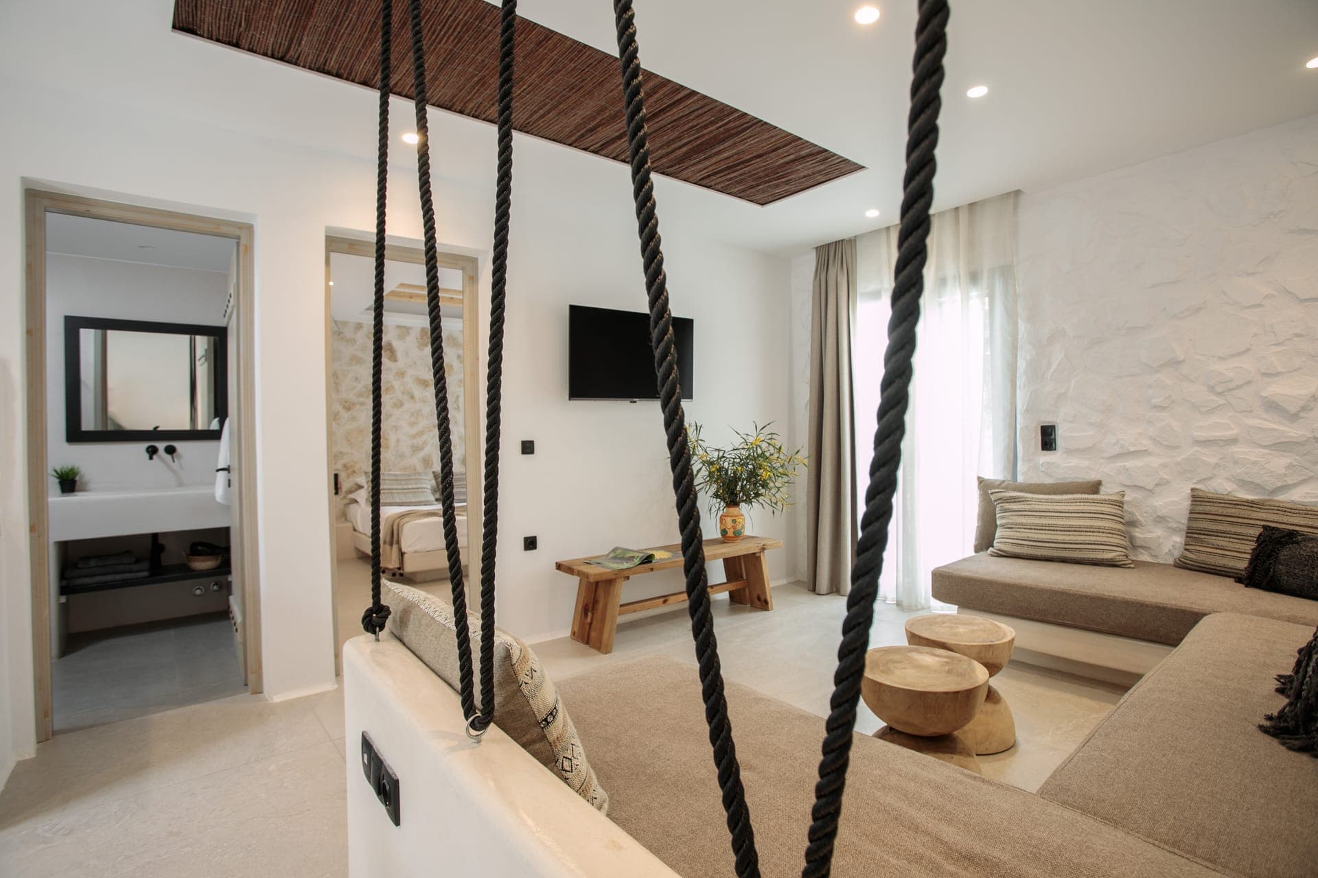 room-types-NAXOSVIL-DLX5-0.jpg