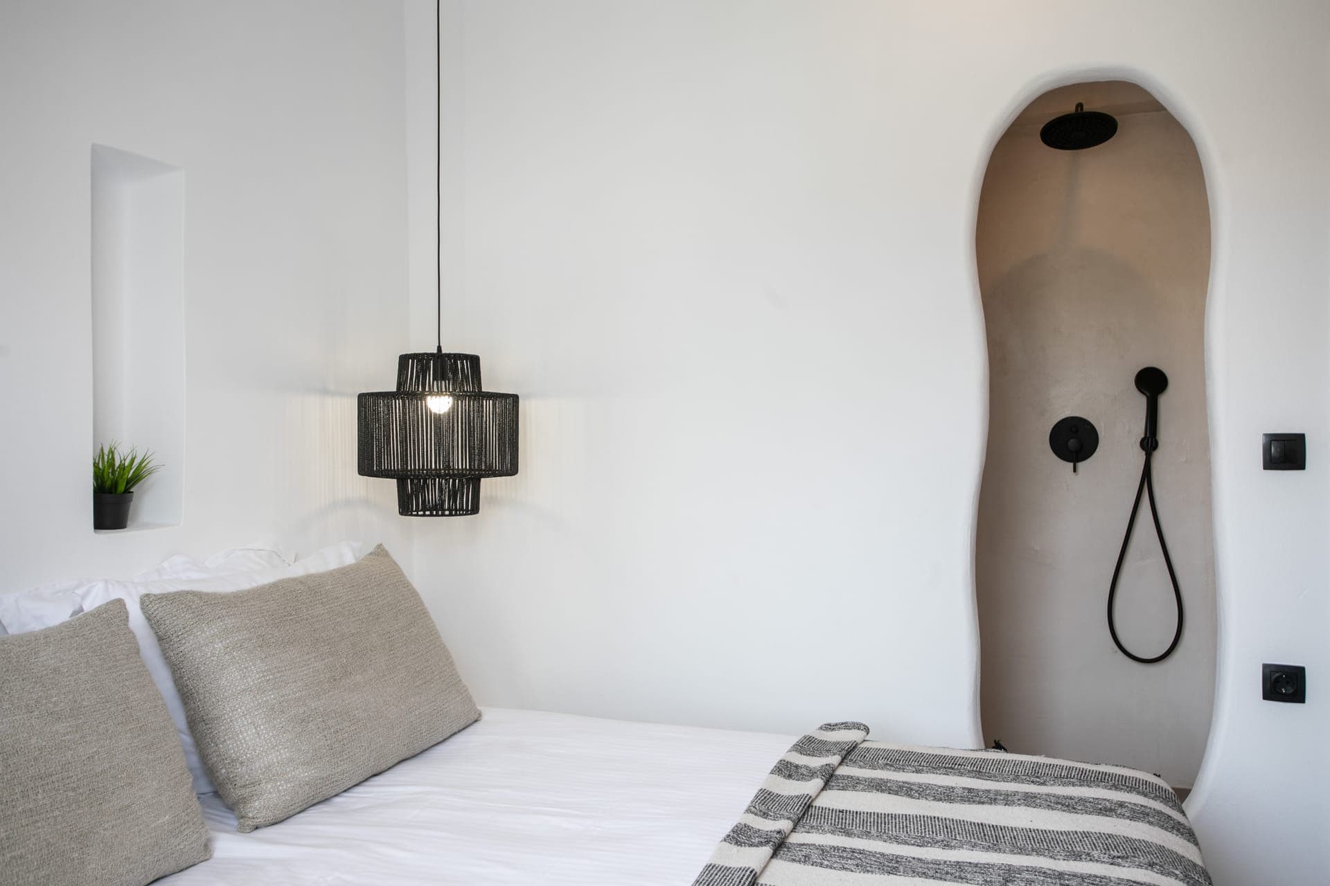 room-types-NAXOSVIL-DLX6-0.jpg