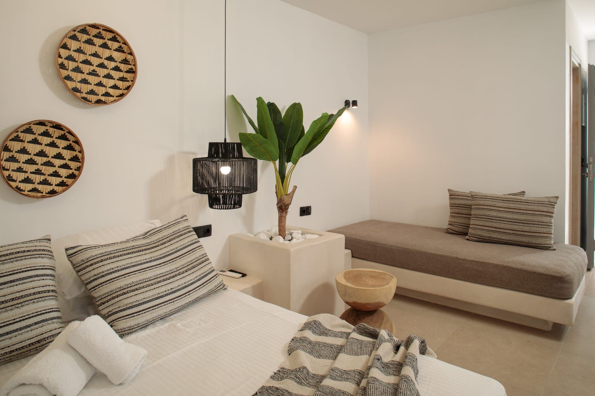room-types-NAXOSVIL-DXTR-0.jpg