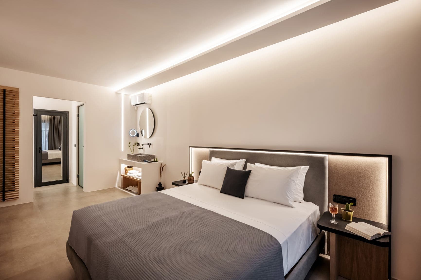 room-types-NEAPOLIS-DLX-0.jpg