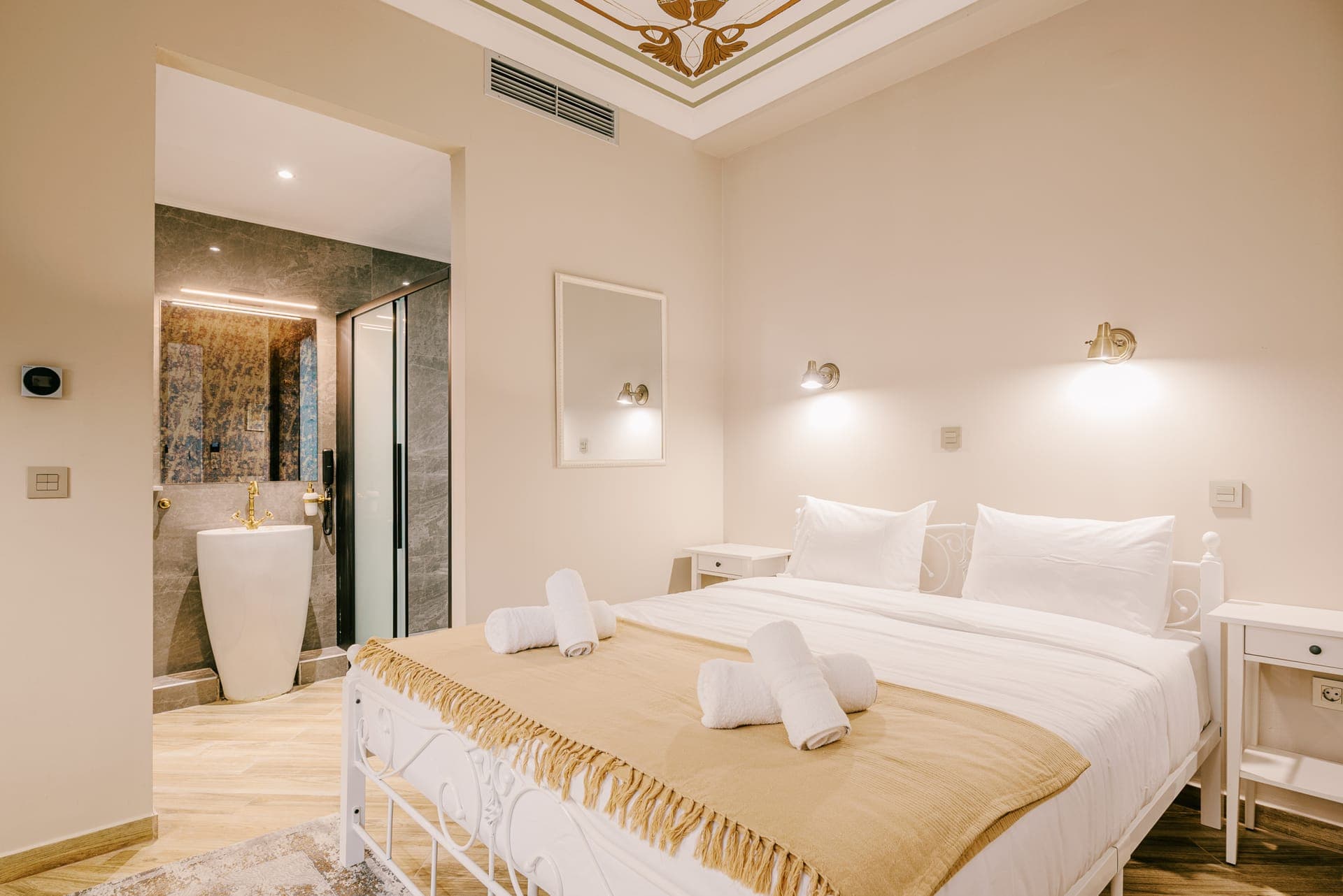 room-types-NEAPOLISB-101-0.jpg