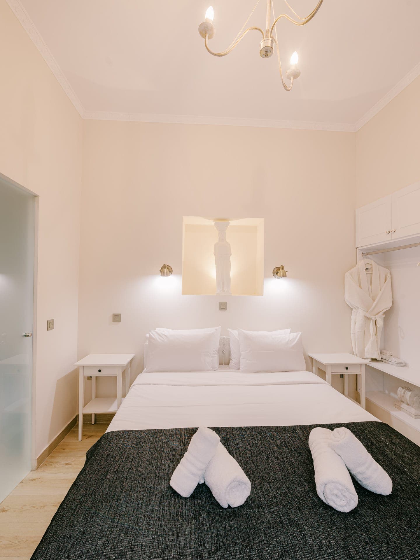 room-types-NEAPOLISB-204-0.jpg