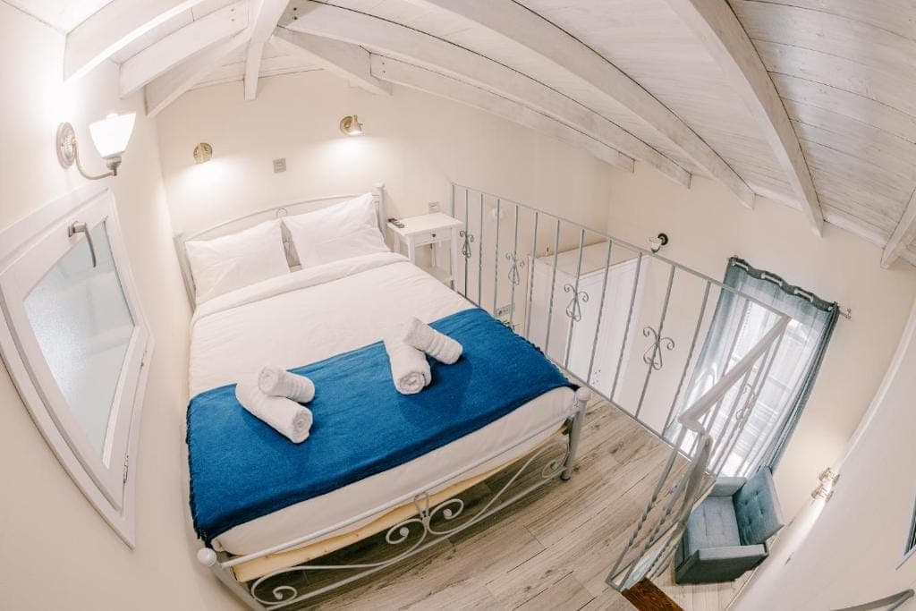 room-types-NEAPOLISB-403-0.jpg