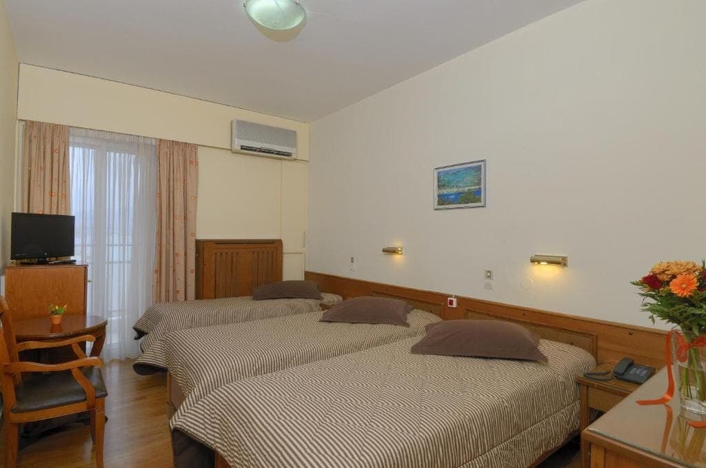room-types-NEFELIHV-TRIPLE-0.jpg