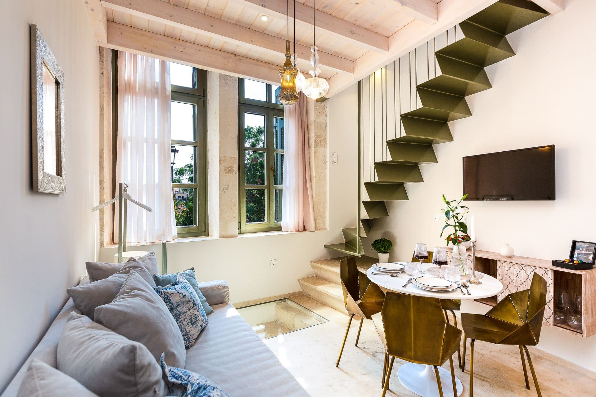 room-types-NERATZE-DLXSUI-0.jpg