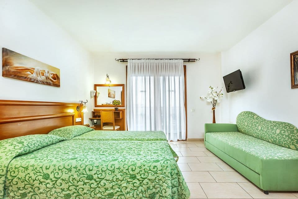 room-types-NEREIDESH-STDGV-0.jpg