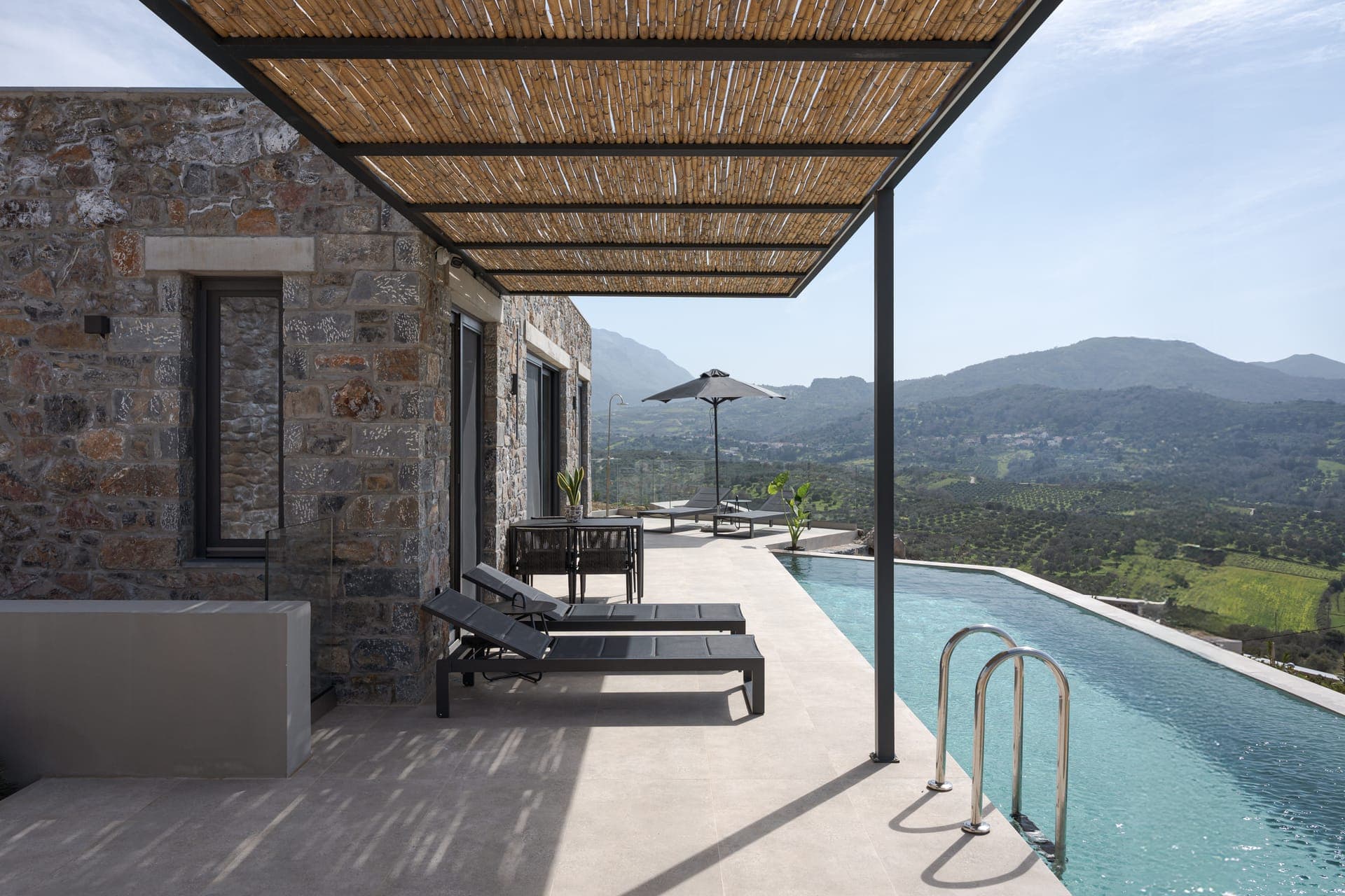 room-types-NEROMAILUX-VILLA3-0.jpg