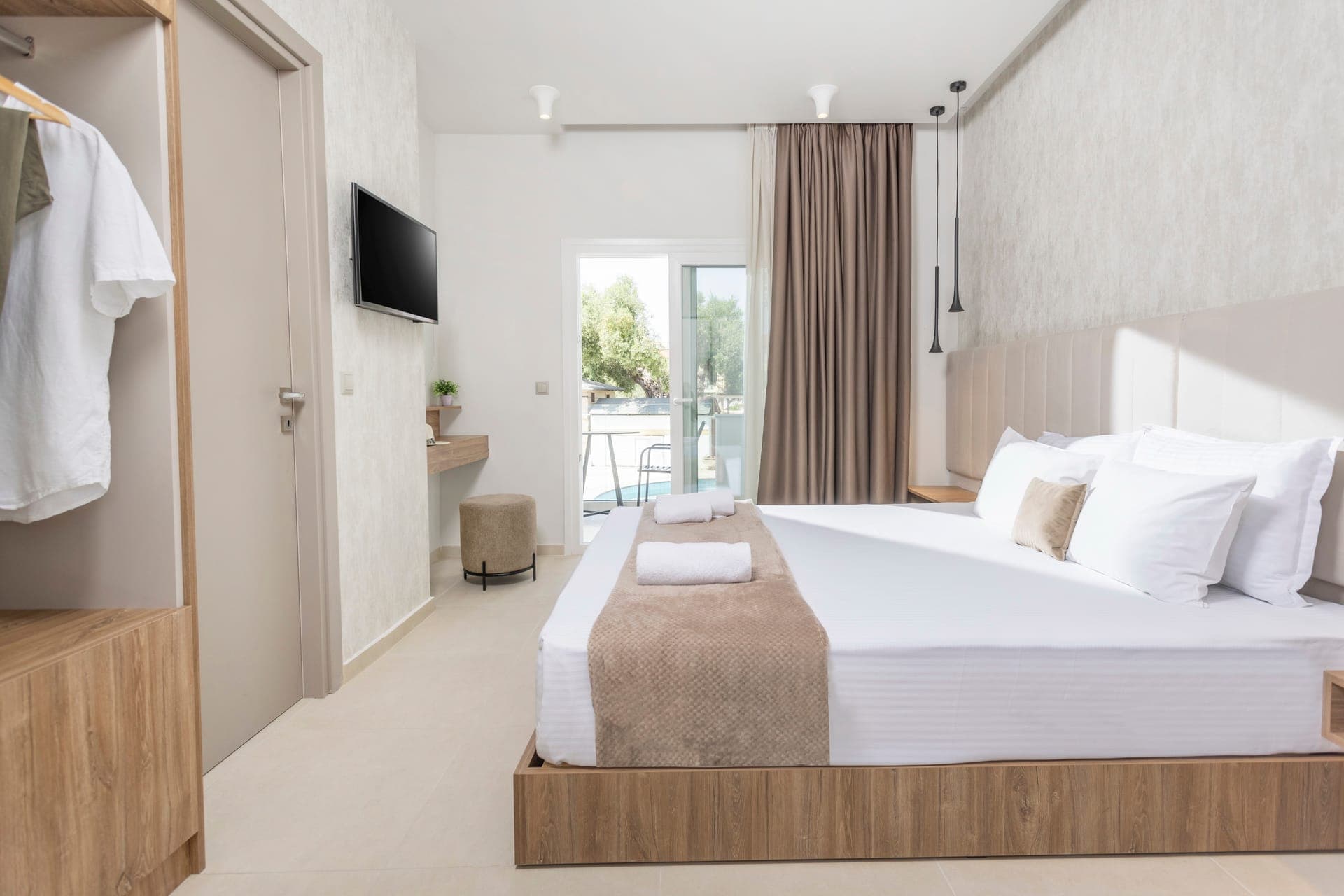 room-types-NIKIFOROS-DLXDBL-0.jpg