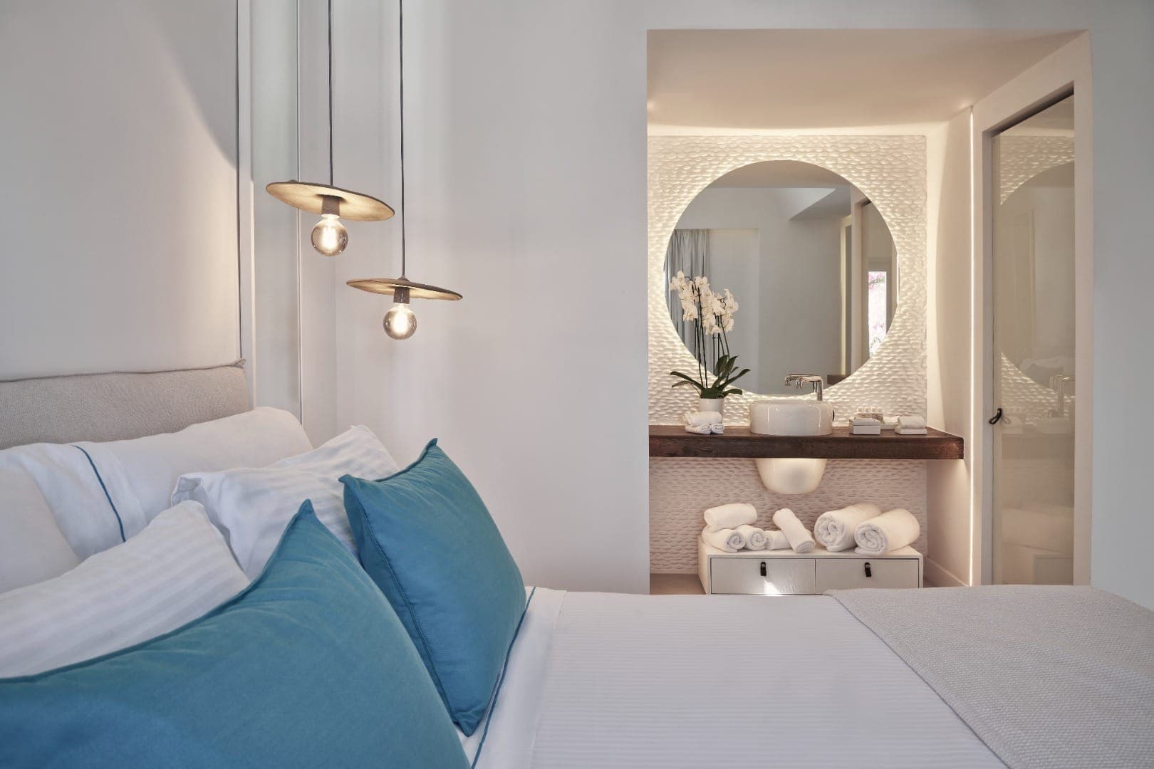 room-types-NIKKIBEACH-SIGRS-0.jpg