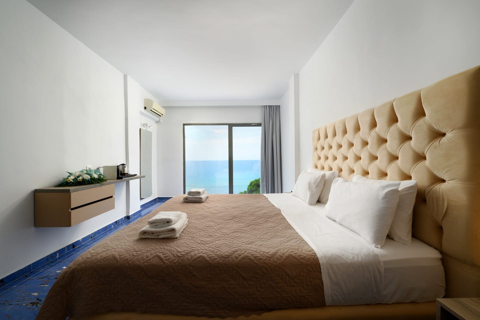 room-types-NINOSGRAND-SUISV-0.jpg