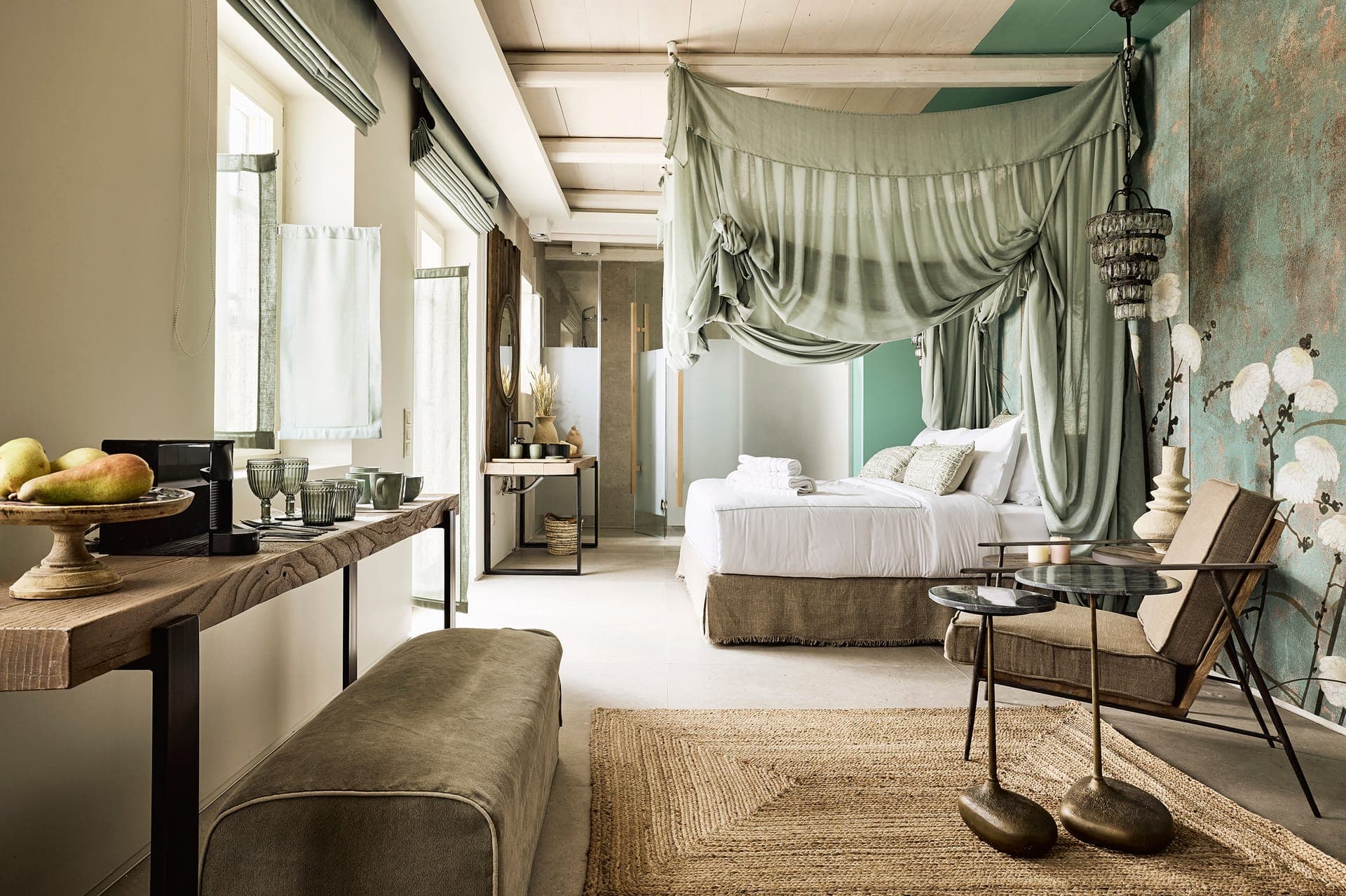 room-types-NIOVESUITE-DLXSV-0.jpg