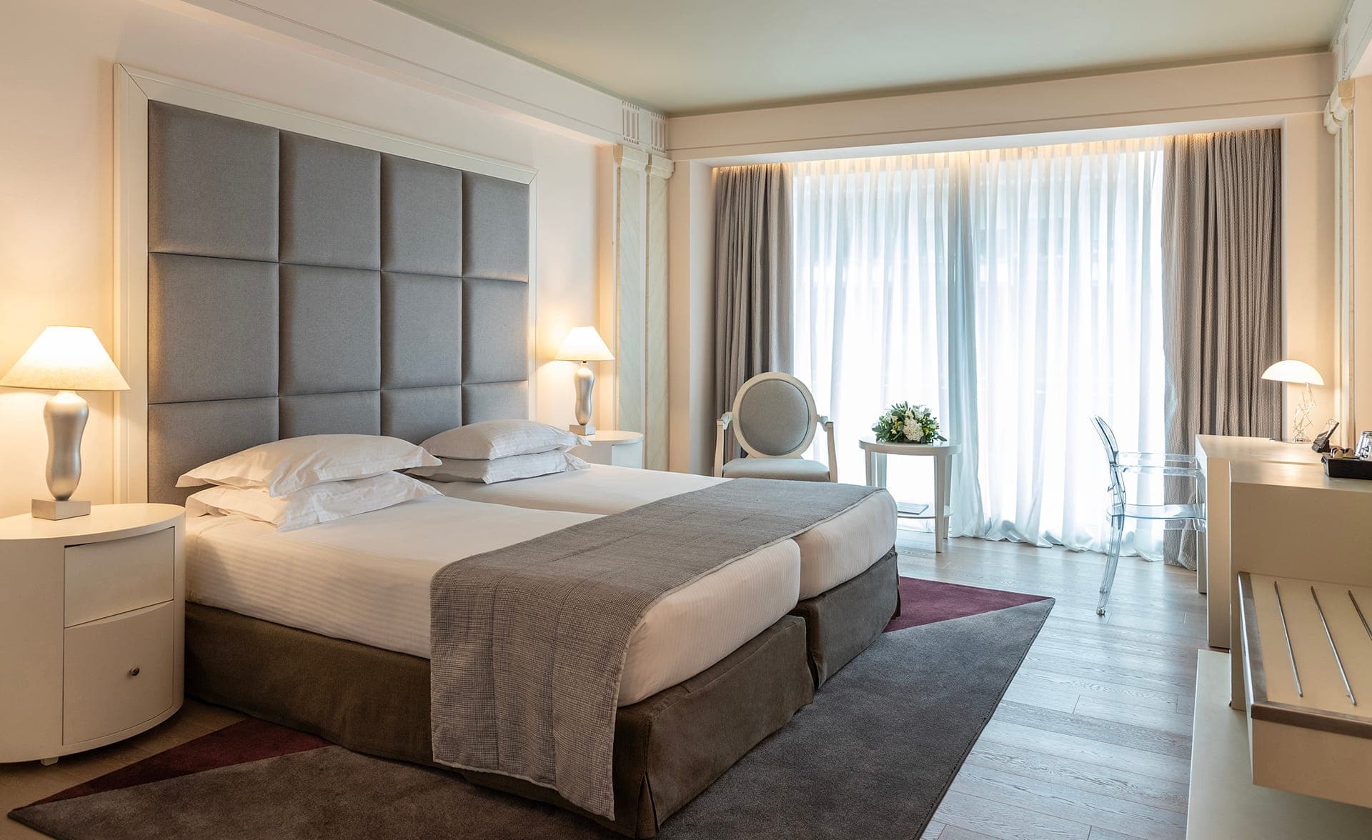 room-types-NJVATHENS-DELX-0.jpg