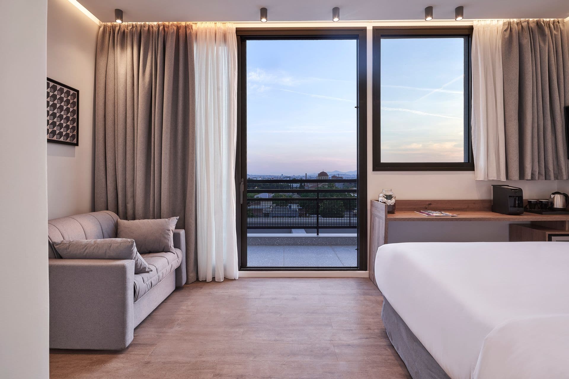 room-types-NLHKERA-GRDSUI-0.jpg